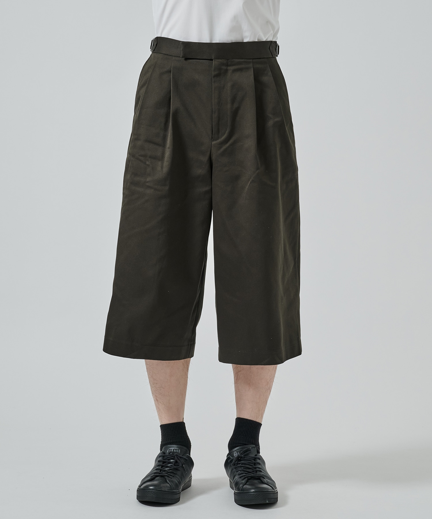 TWO TUCK CROPPED TROUSERS MARKAWARE/marka