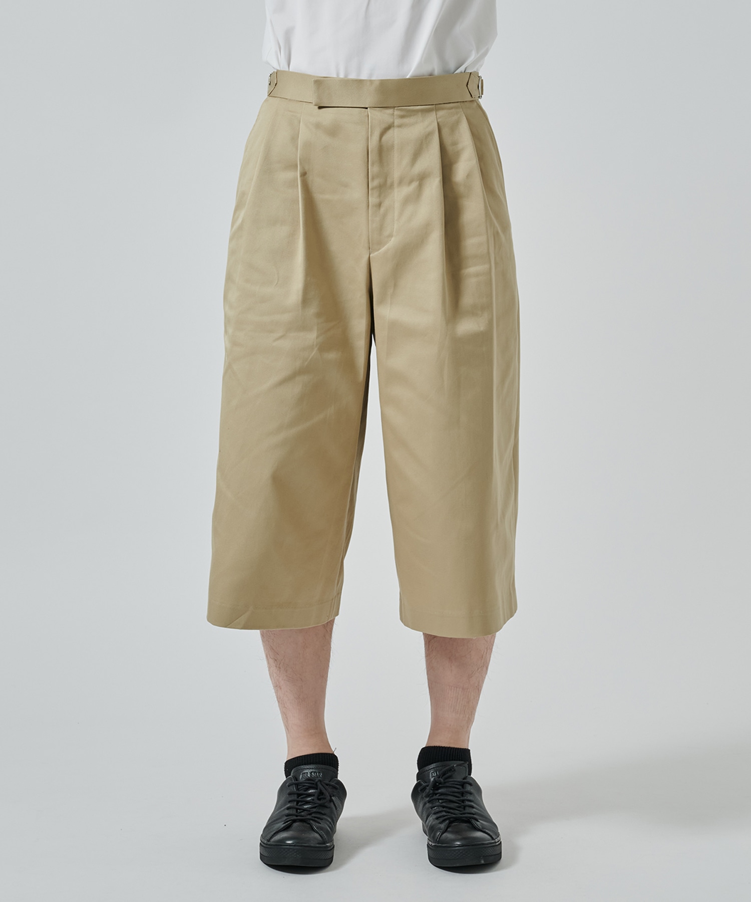 TWO TUCK CROPPED TROUSERS MARKAWARE/marka