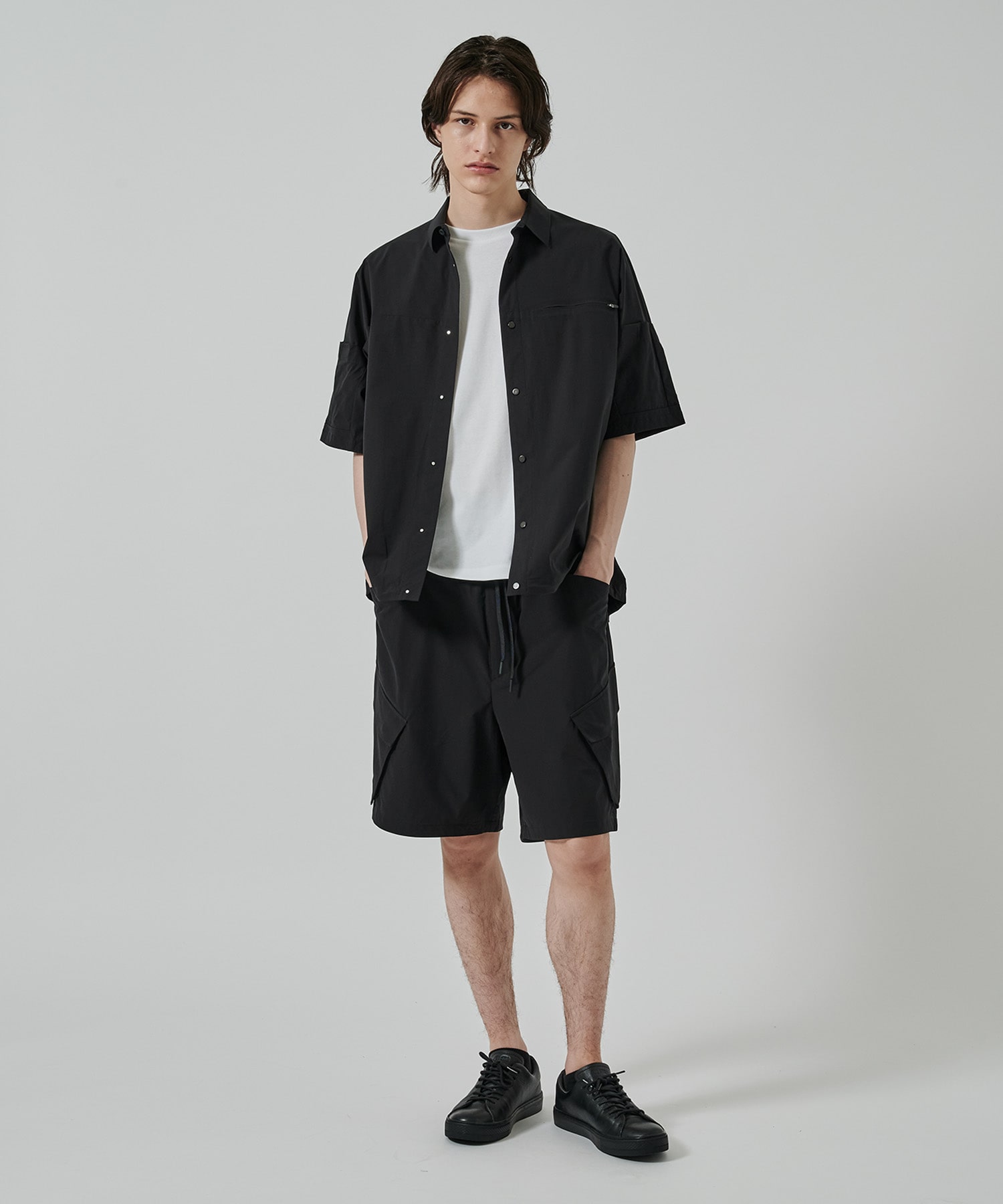〈別注〉 BLK WIDE CARGO SHORT PANTS White Mountaineering