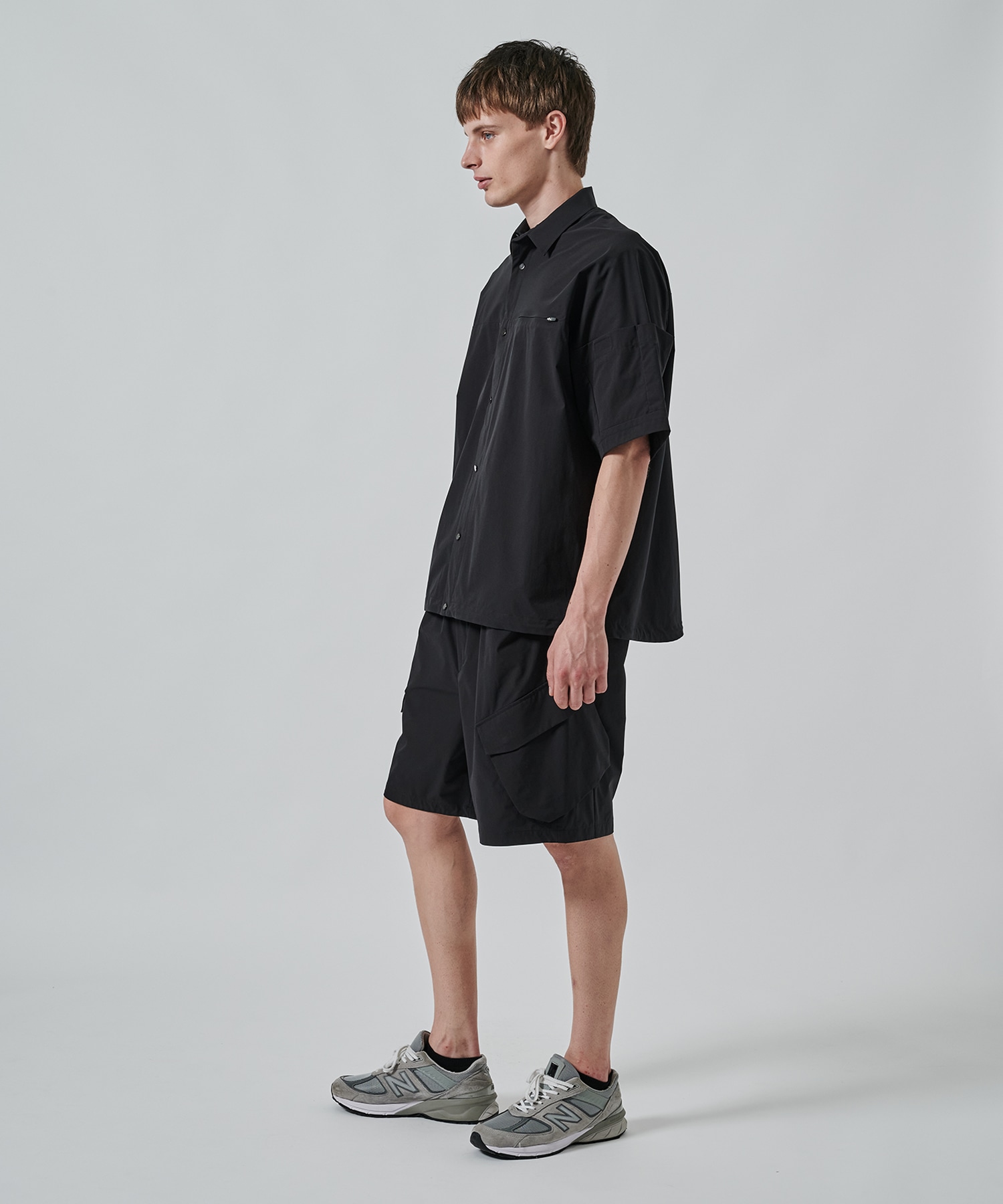 〈別注〉 BLK WIDE CARGO SHORT PANTS White Mountaineering