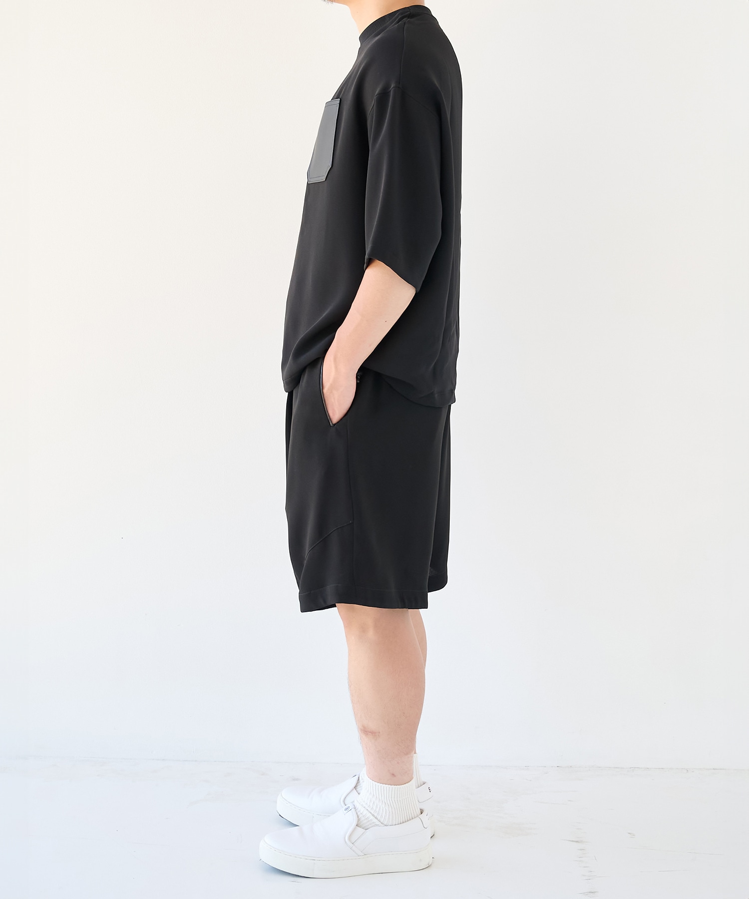 SUMMER ESSENTIAL DRAWCORD TEE STUDIOUS