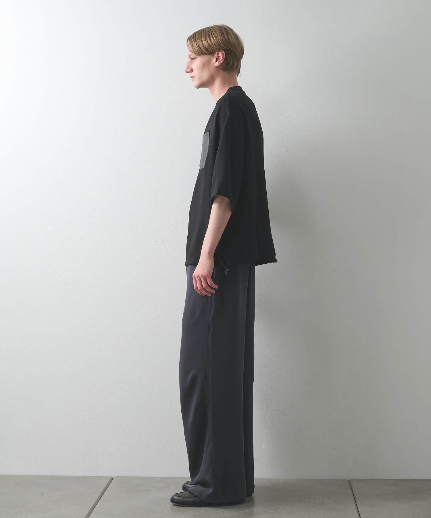 SUMMER ESSENTIAL DRAWCORD TEE STUDIOUS