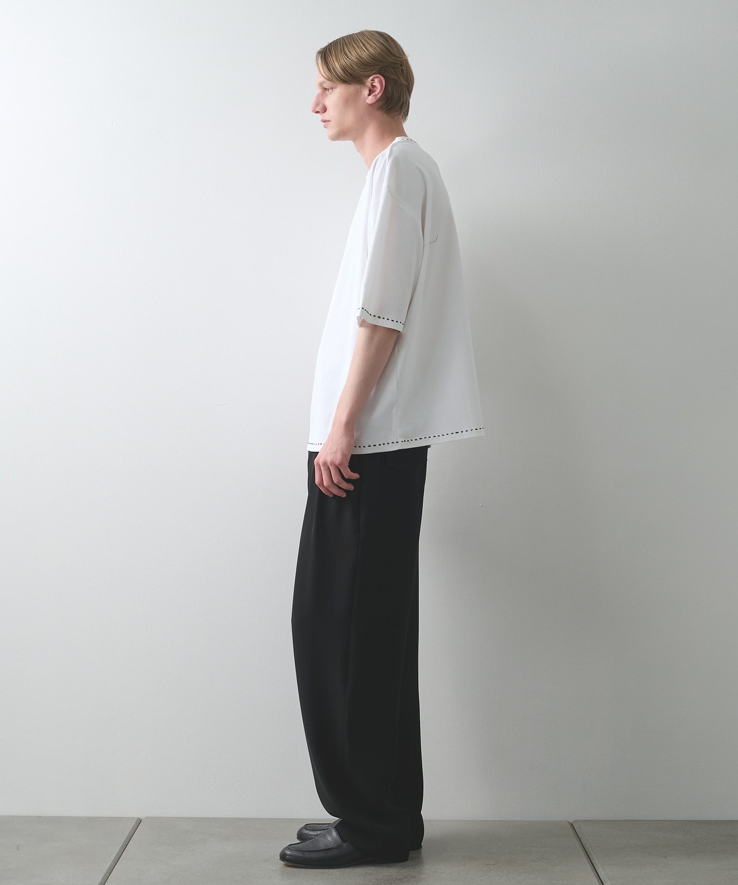 HAND STITCH TEE STUDIOUS