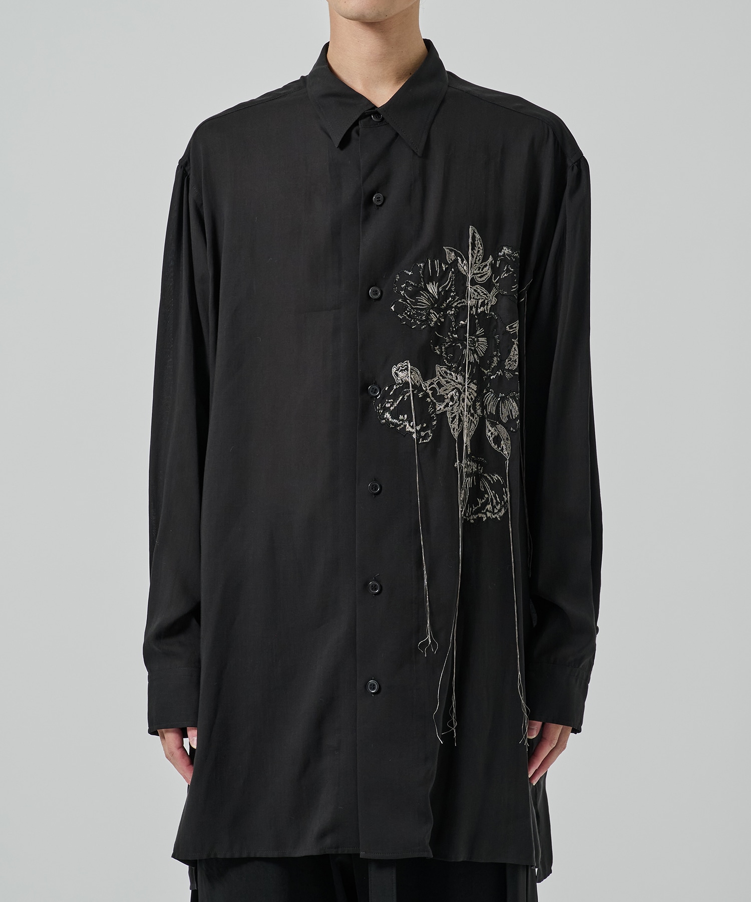 FLOWER STITCH SIDE GATHER SHIRT GroundY