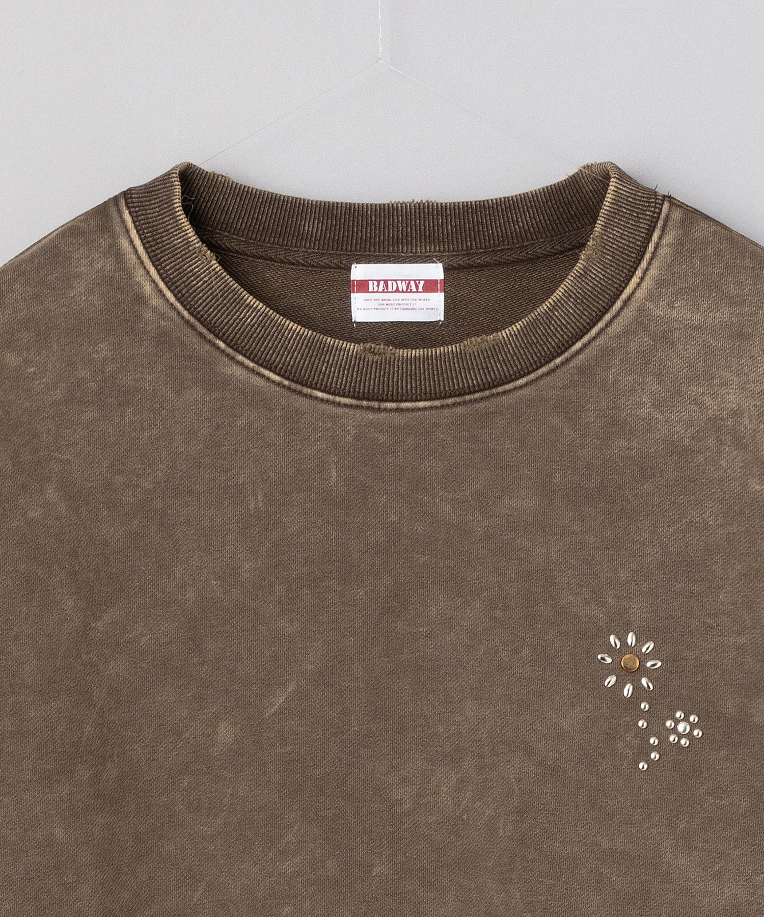 Flower studs sweat BADWAY