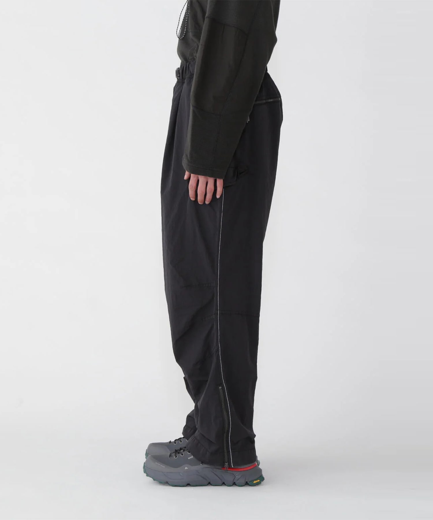 ROA garment dye nylon pants and wander