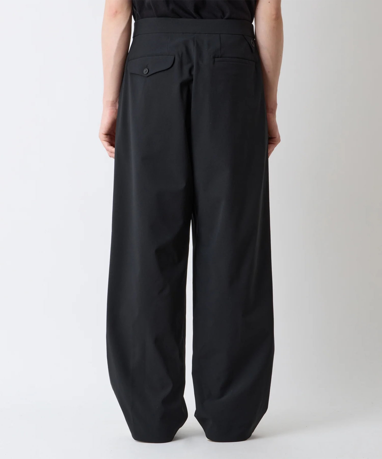 SOLOTEX 4 TUCK WIDE PANTS White Mountaineering