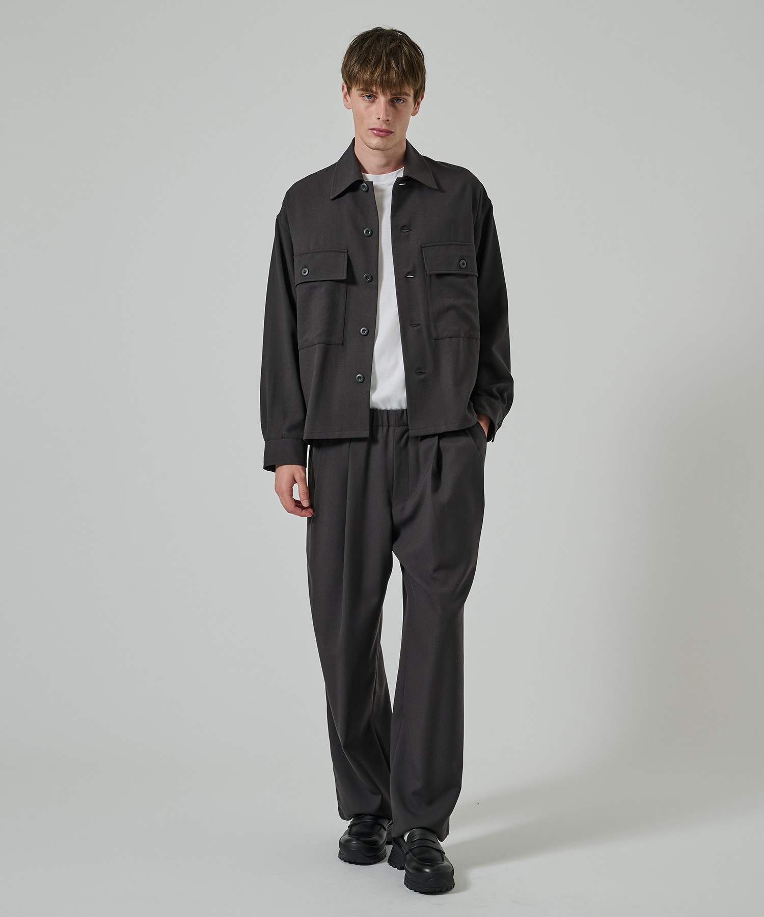 〈別注〉 TWO TUCK STRAIGHT EASY PANTS MARKAWARE/marka