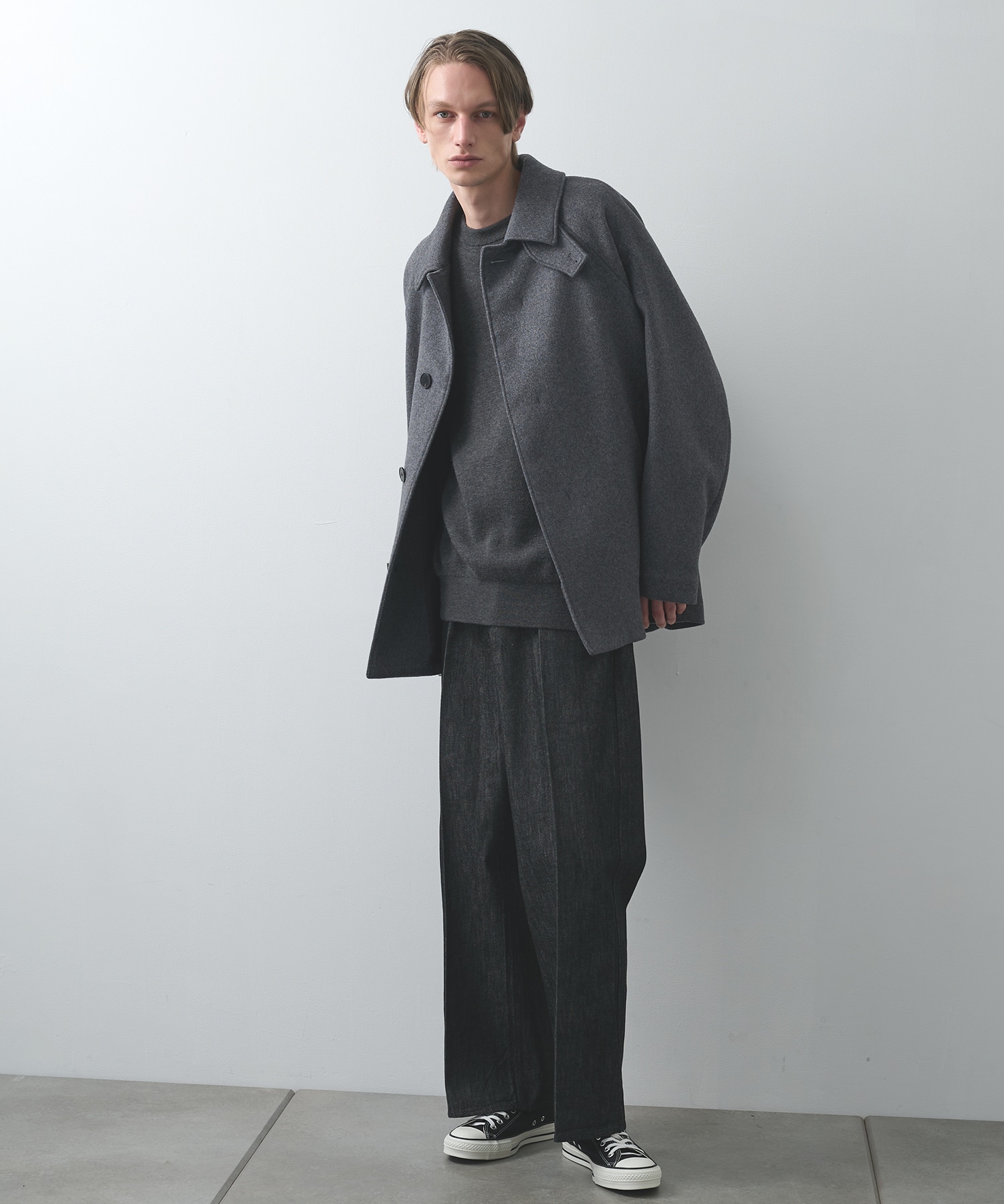 センタープレスが"消えない"デニム STUDIOUS