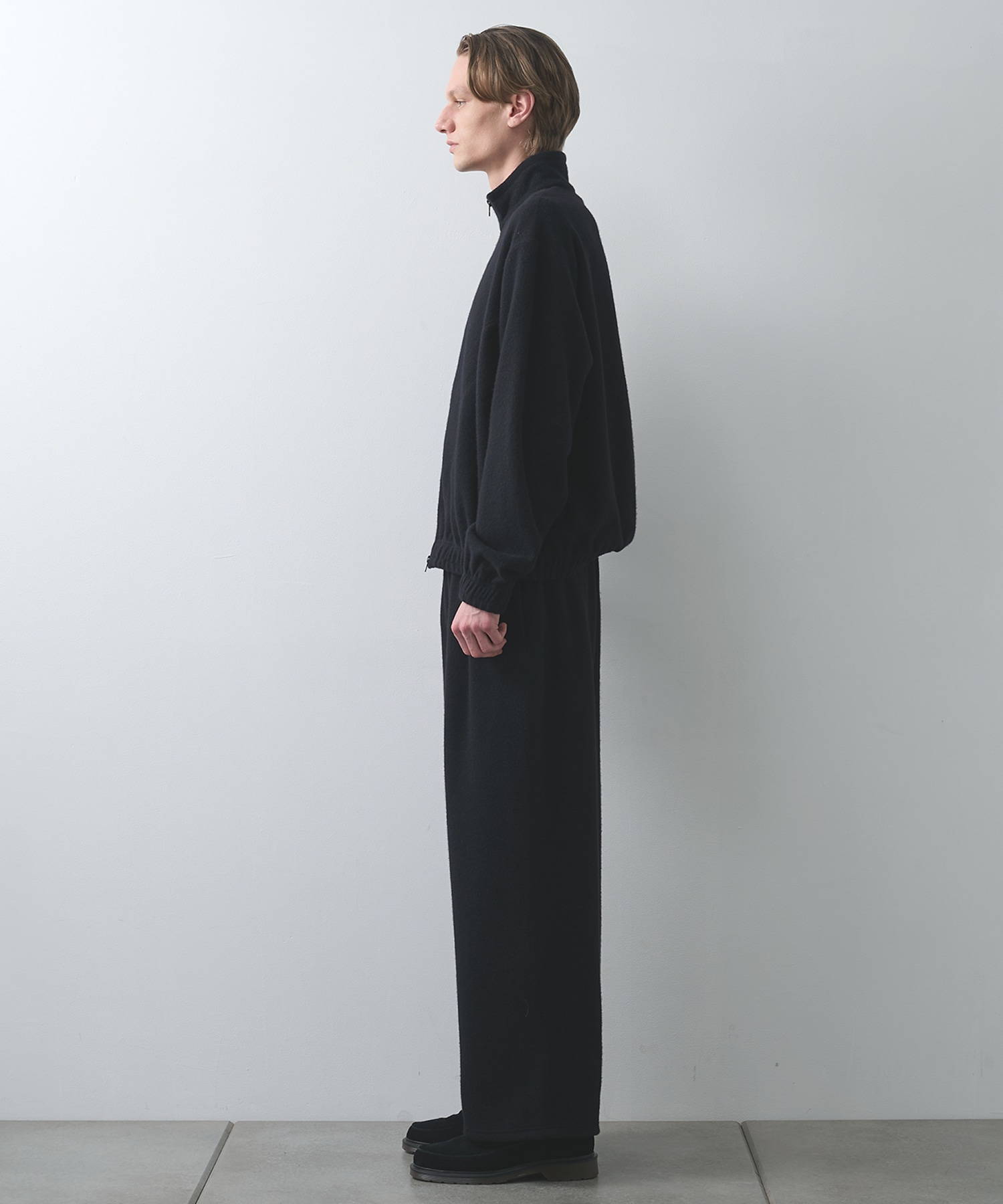 ウールギャバワッシャータンブラー / ワイドシリンダーフィットイージーパンツ MARKAWARE/marka