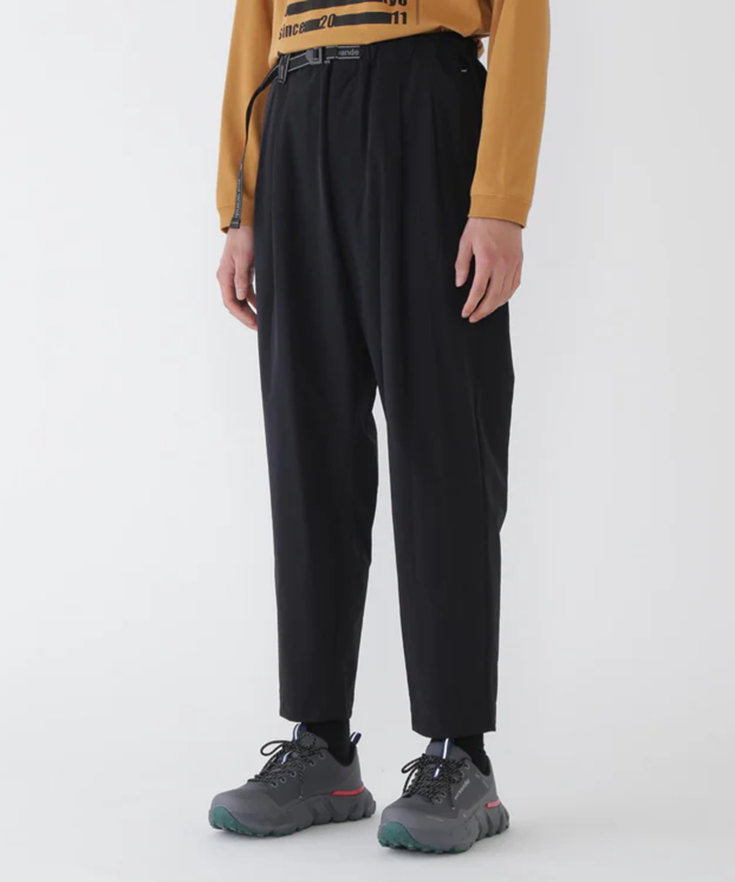 light w cloth pants and wander