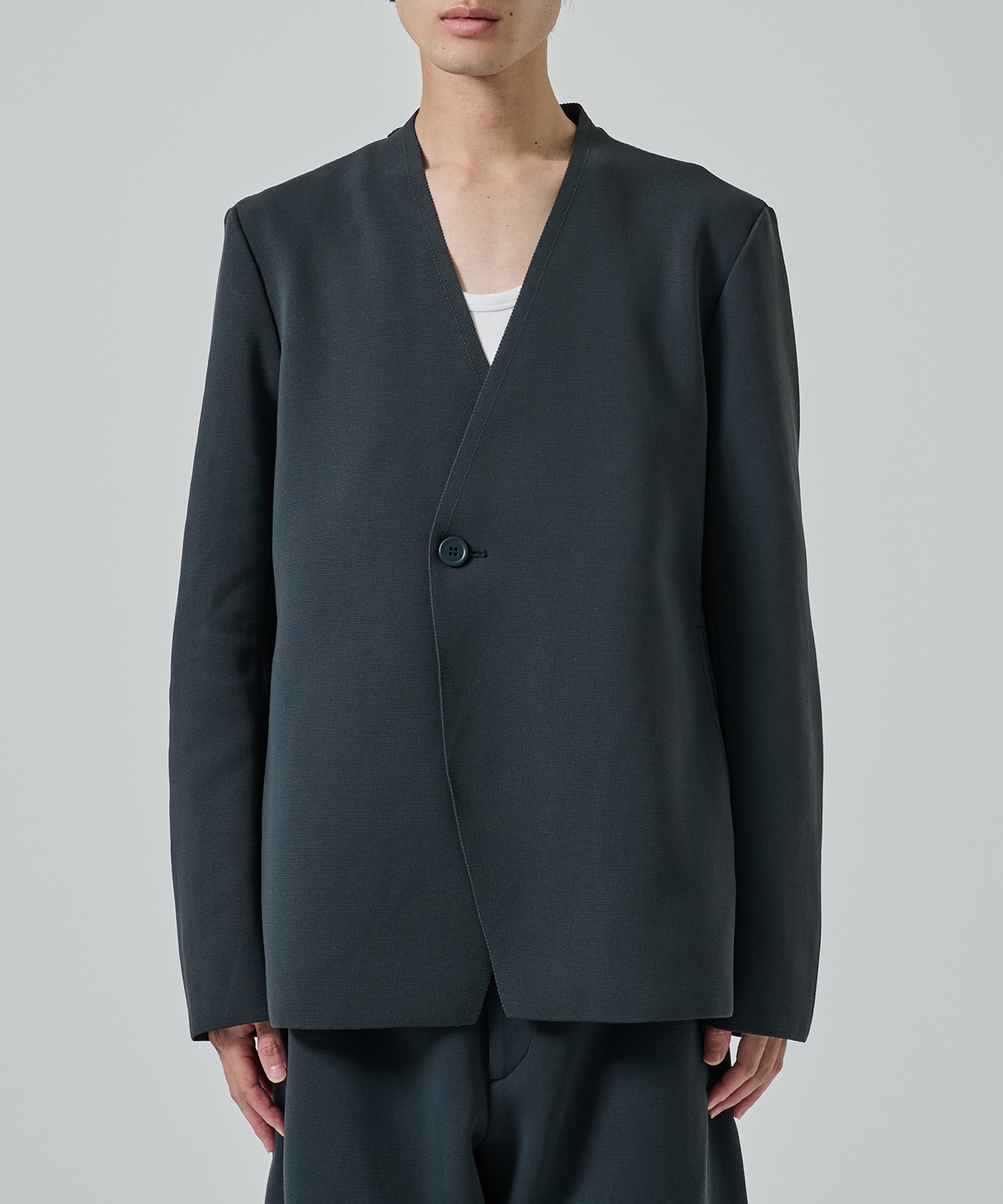 MILAN DOUBLE BREASTED COLLARLESS JACKET CFCL