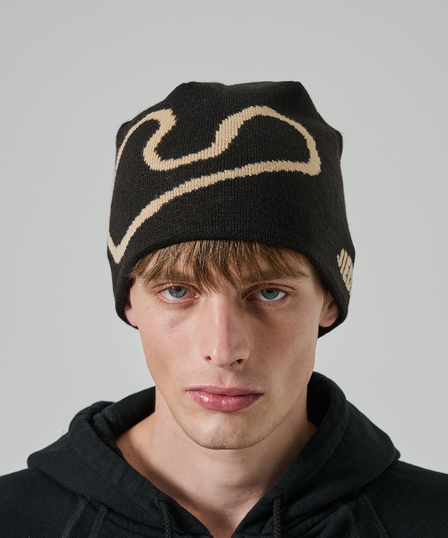 J LOGO KNIT CAP JieDa