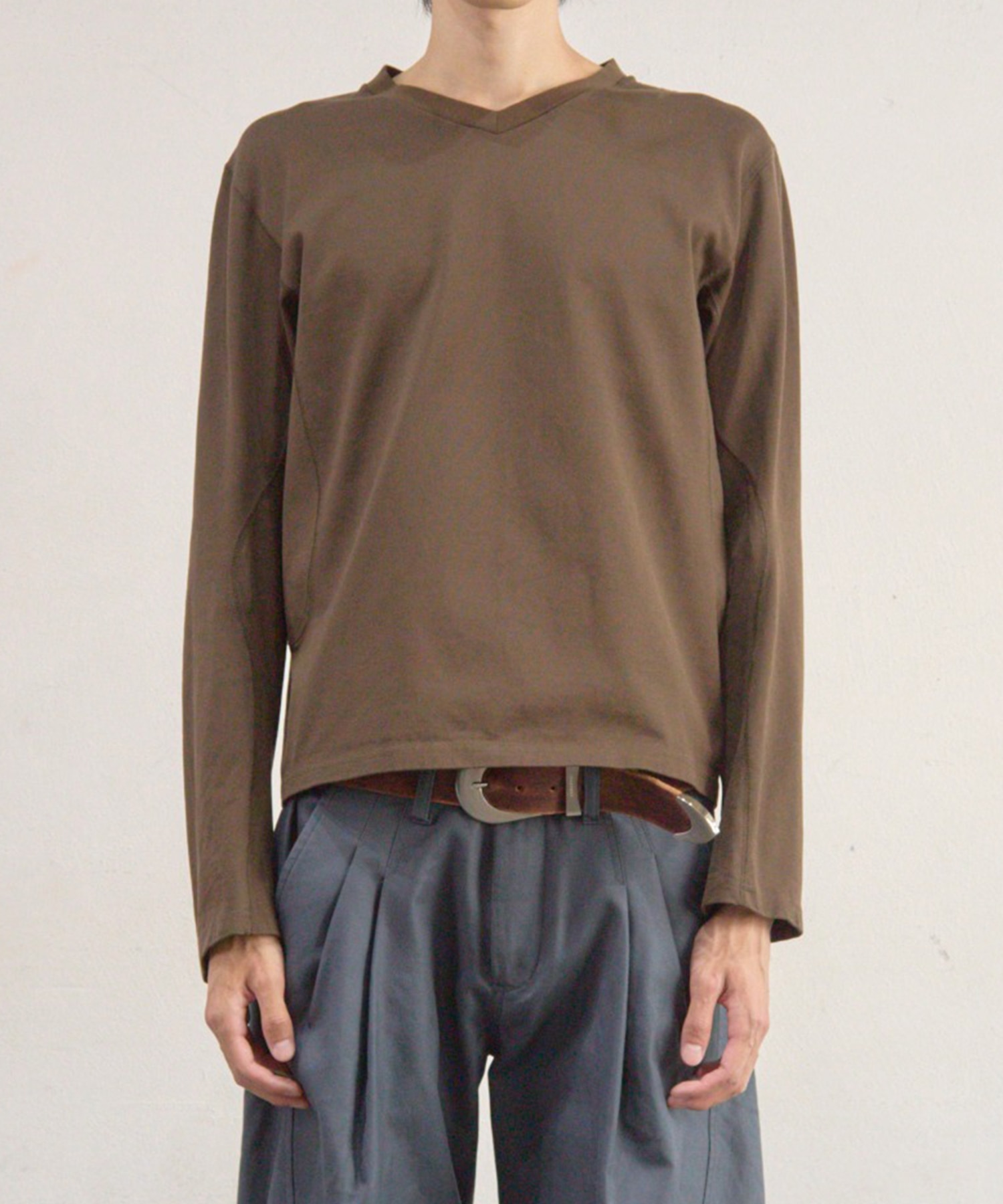 PANELLED V-NECK LONG SLEEVE T-SHIRT NVRFRGT