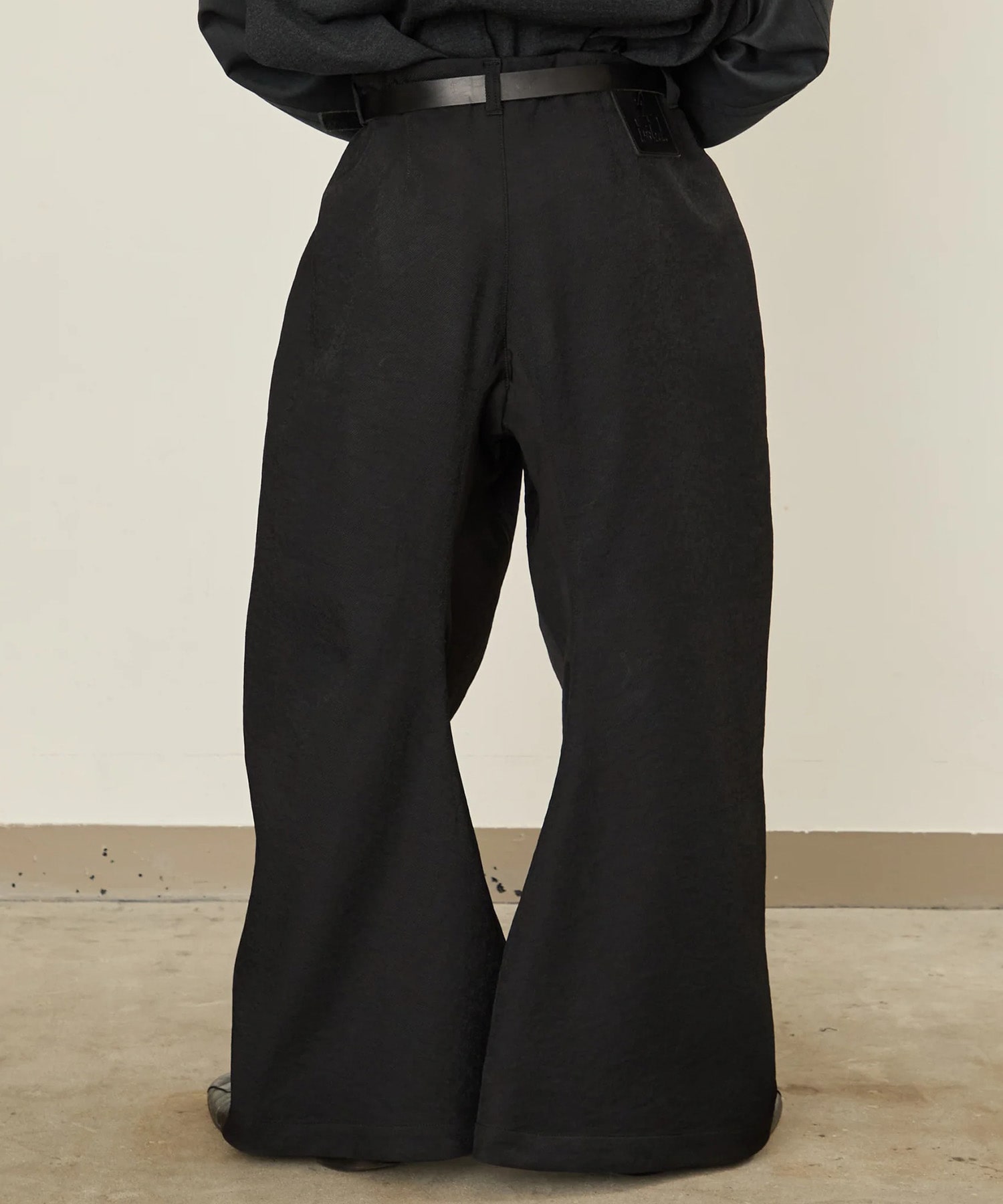 He is twitted  PANTS I'm here