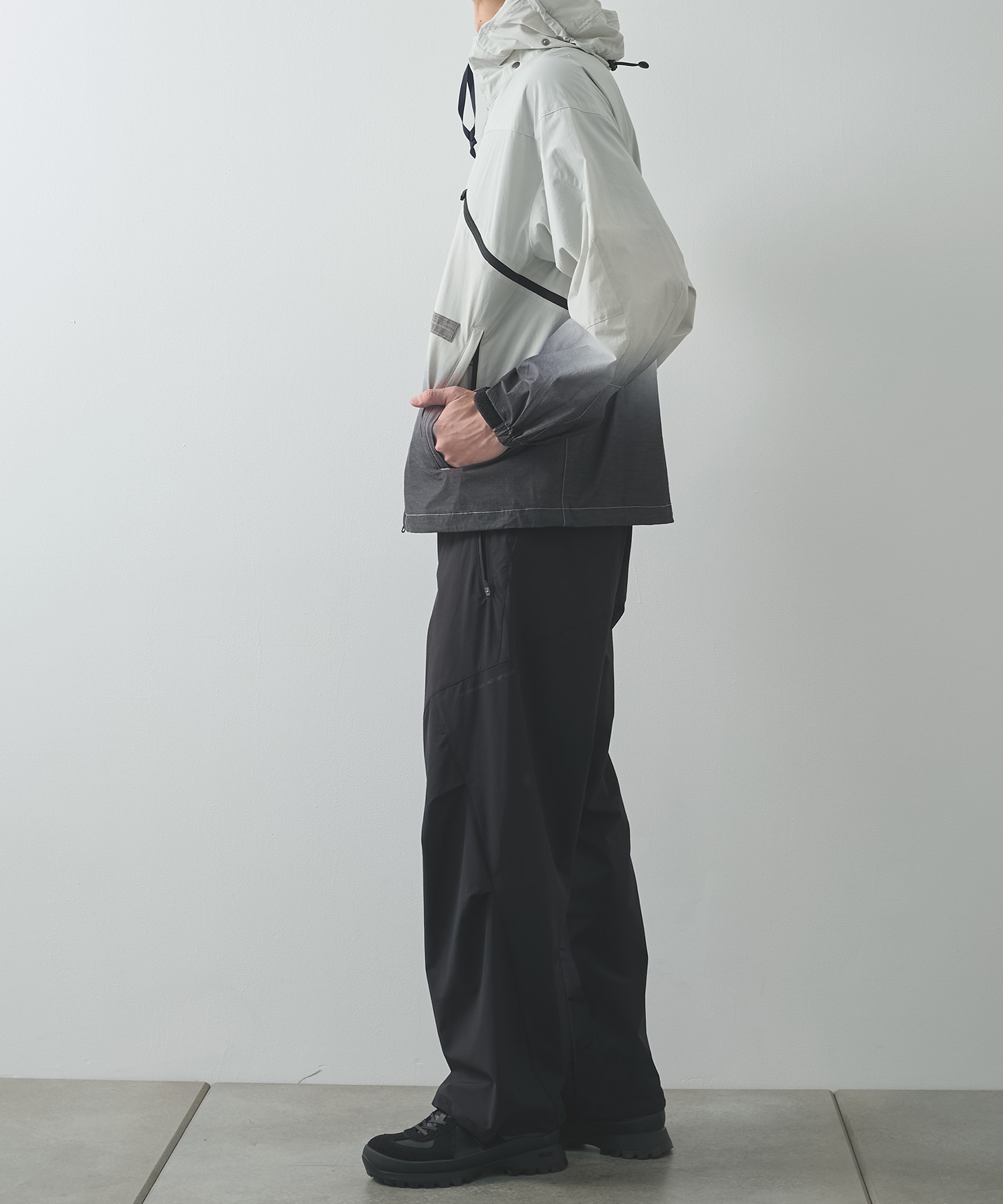 THE BREATHABLE HOODED GRADIENT GARMENT DYEING JACKET POLIQUANT