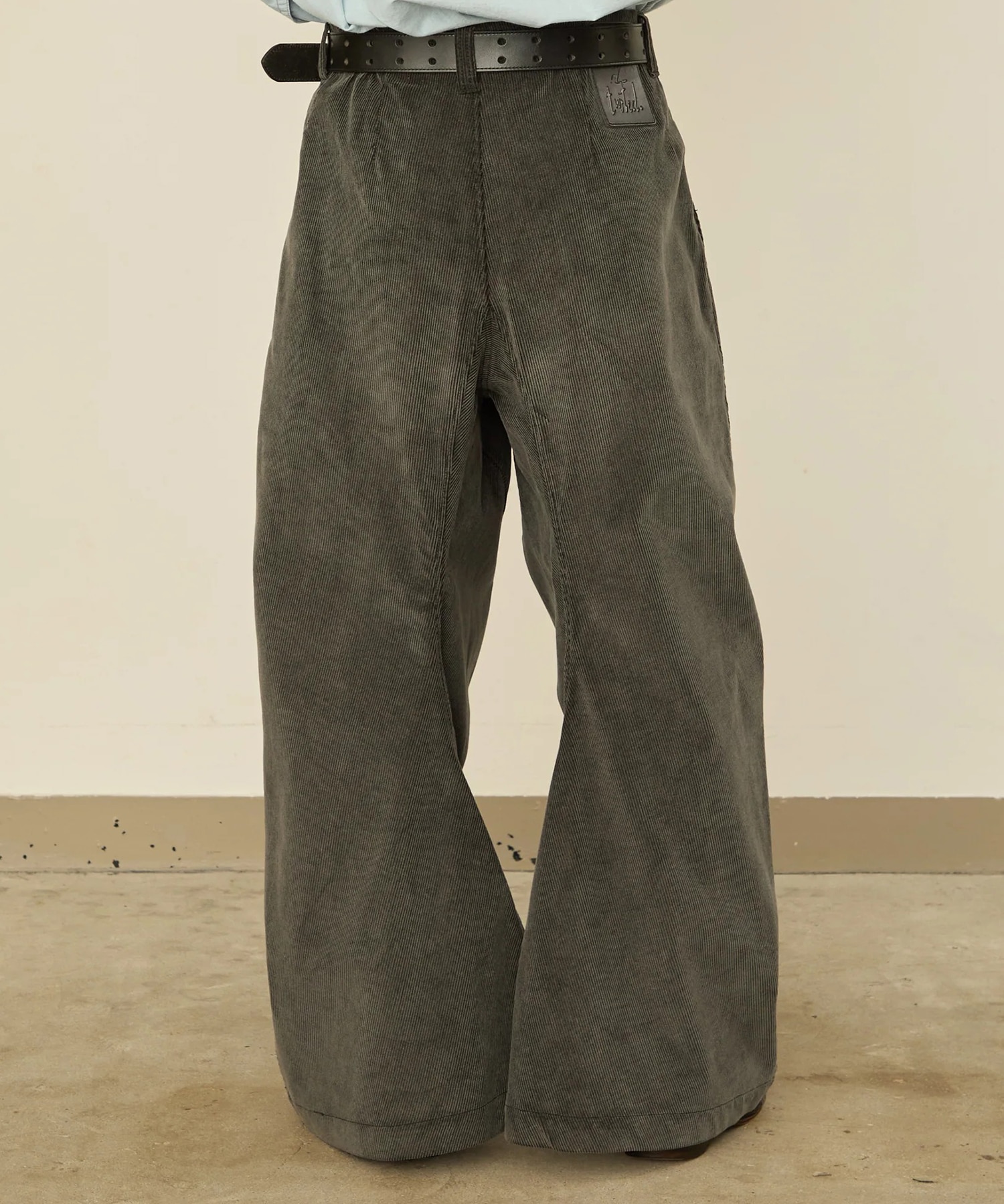 TWIST CORDUROY PANTS I'm here
