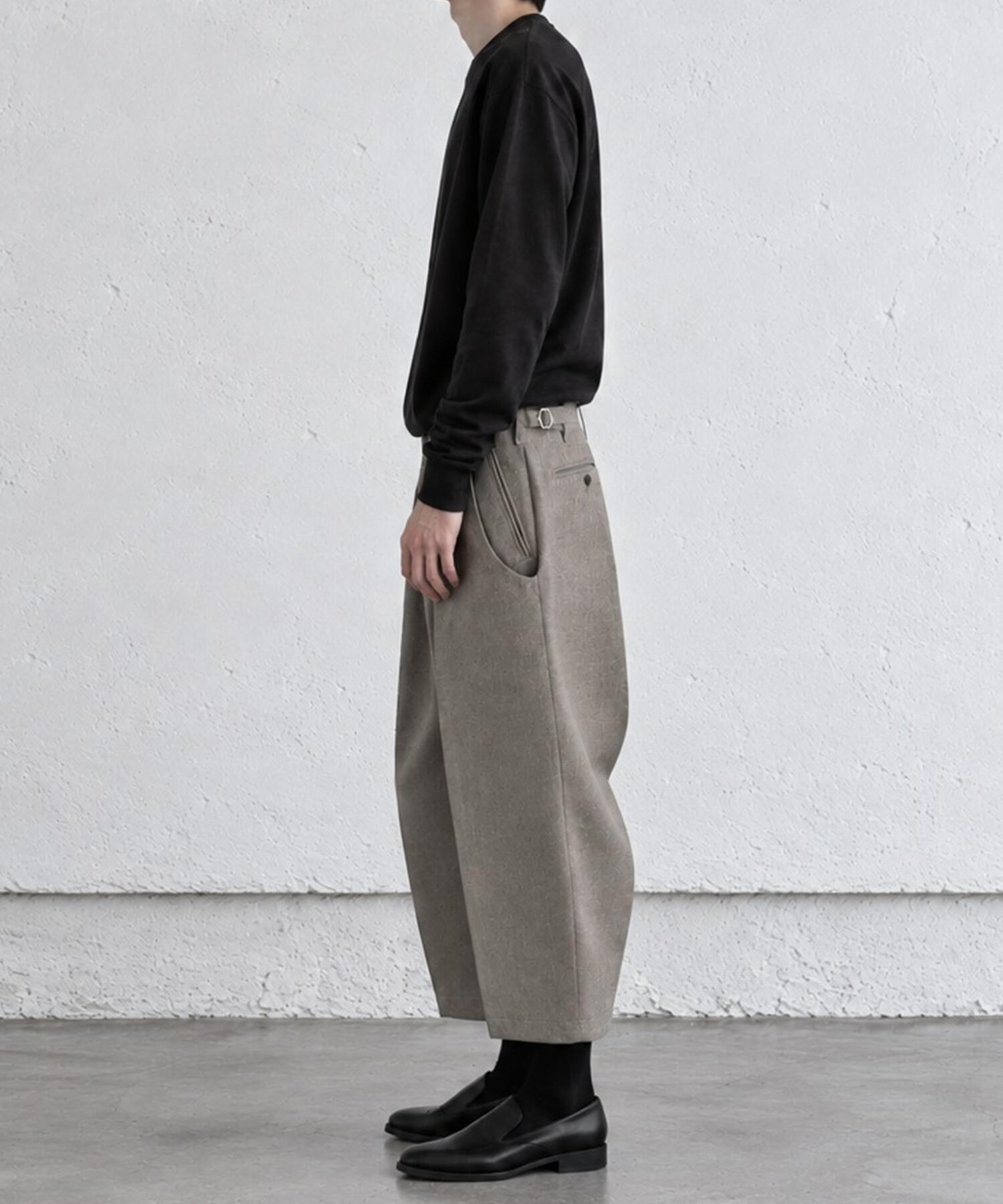 別注CURVED TROUSERS NVRFRGT