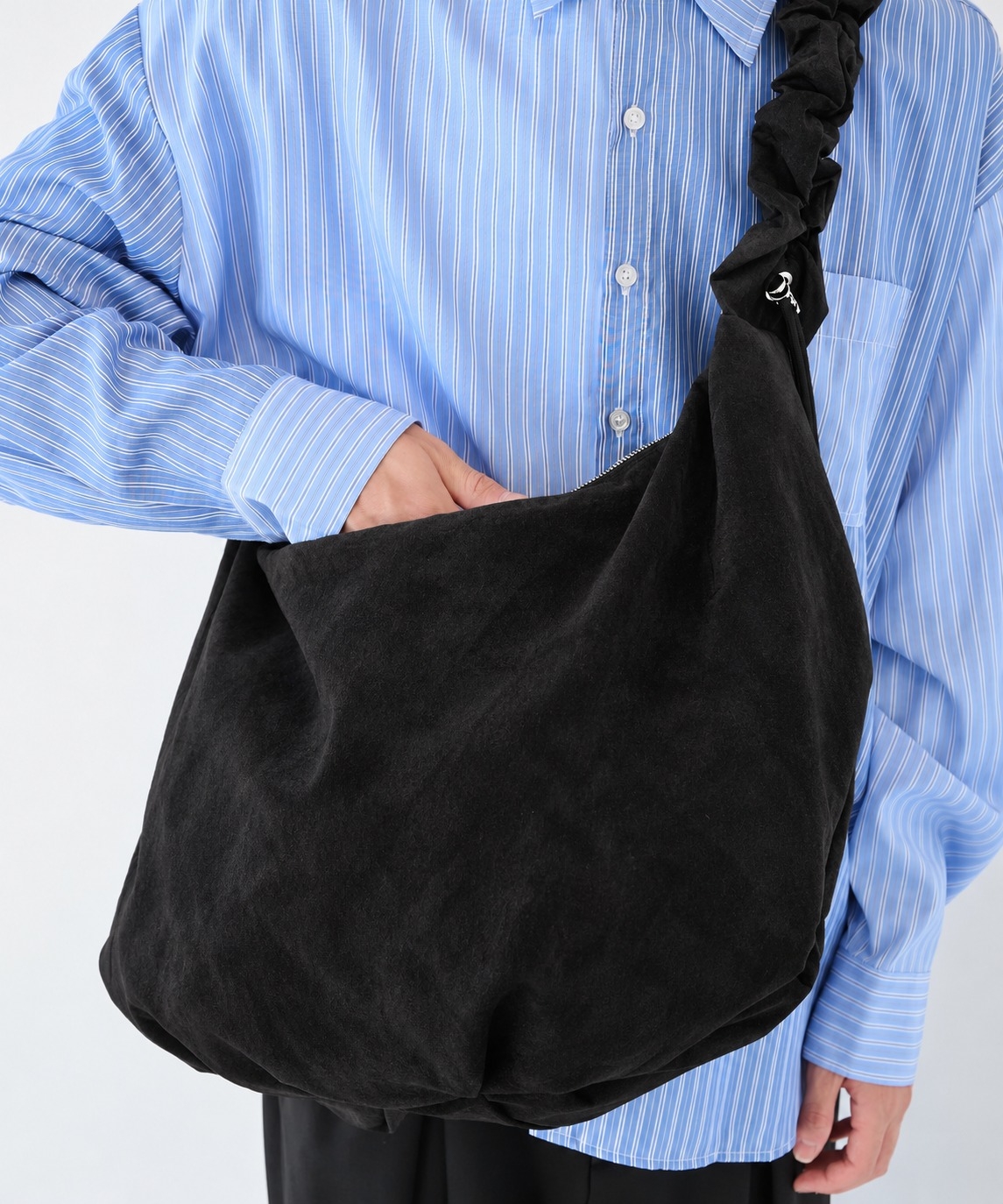 3WAY ROUND SUEDE SHOULDER BAG STUDIOUS