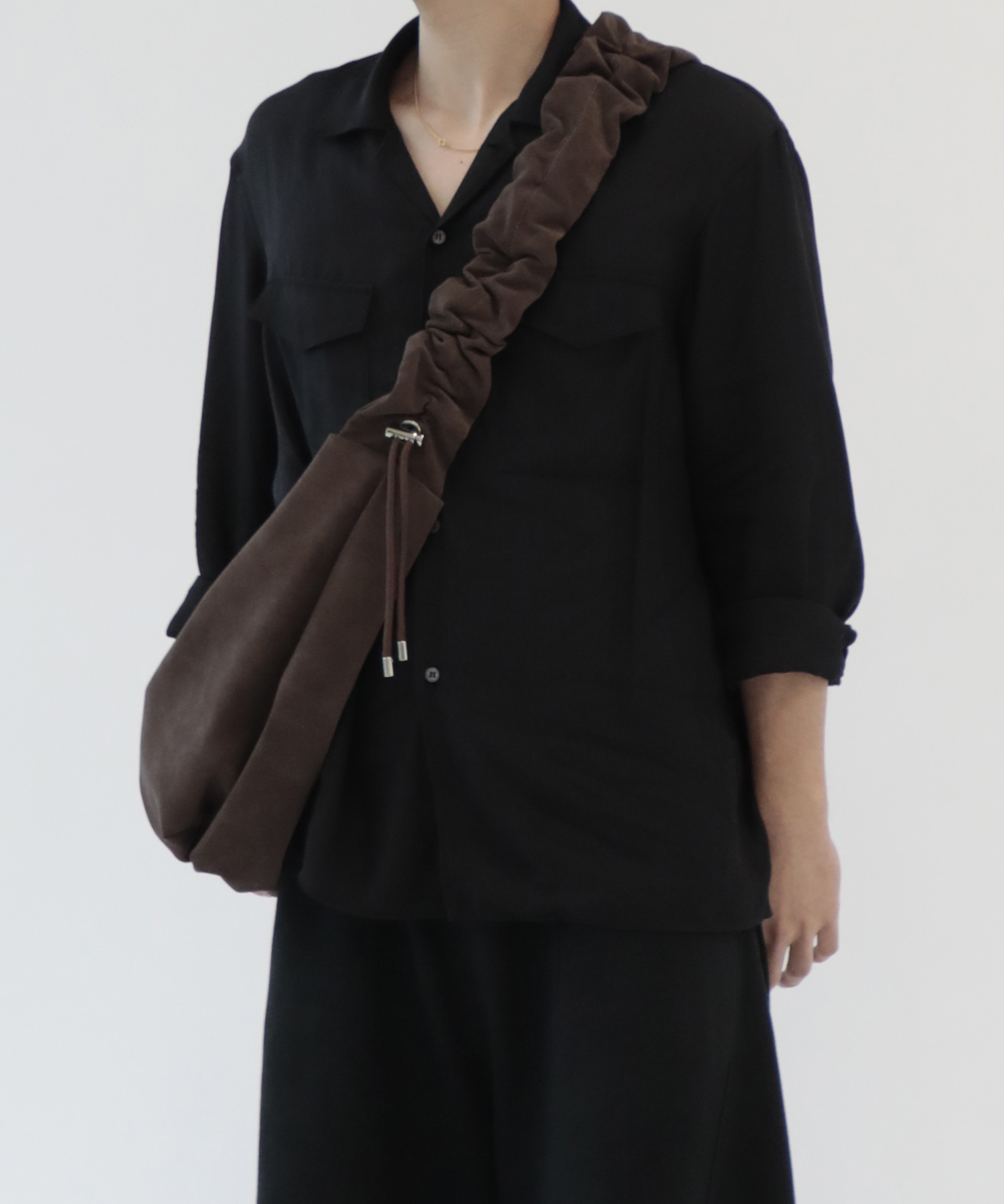 3WAY ROUND SUEDE SHOULDER BAG STUDIOUS