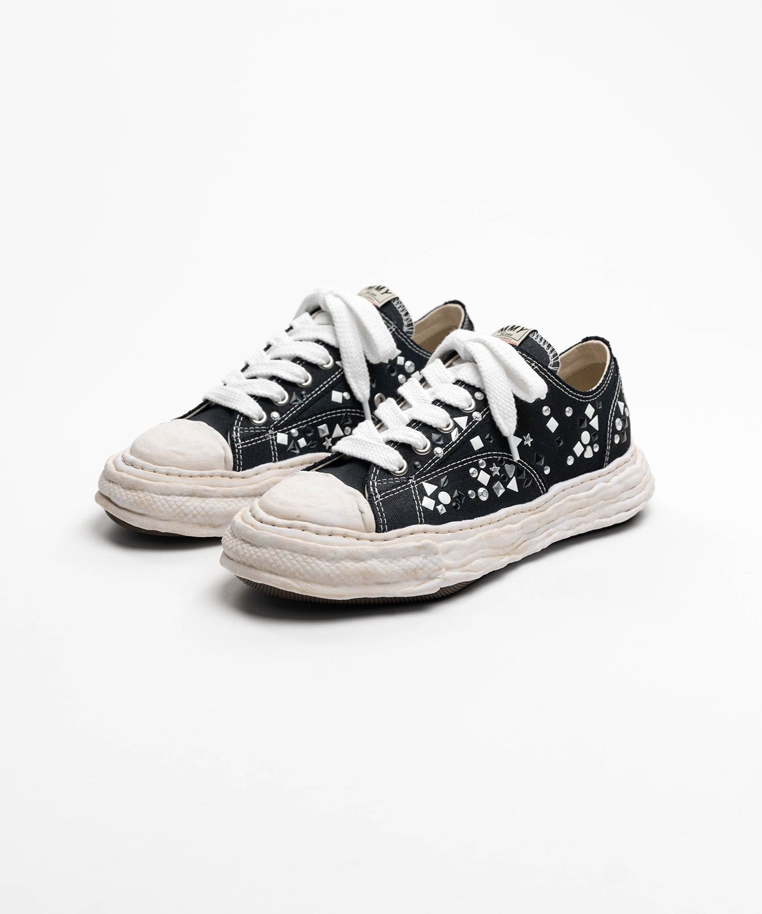 PETERSON23 OG Sole Embellished Canvas Low-top Sneakers Maison MIHARA YASUHIRO