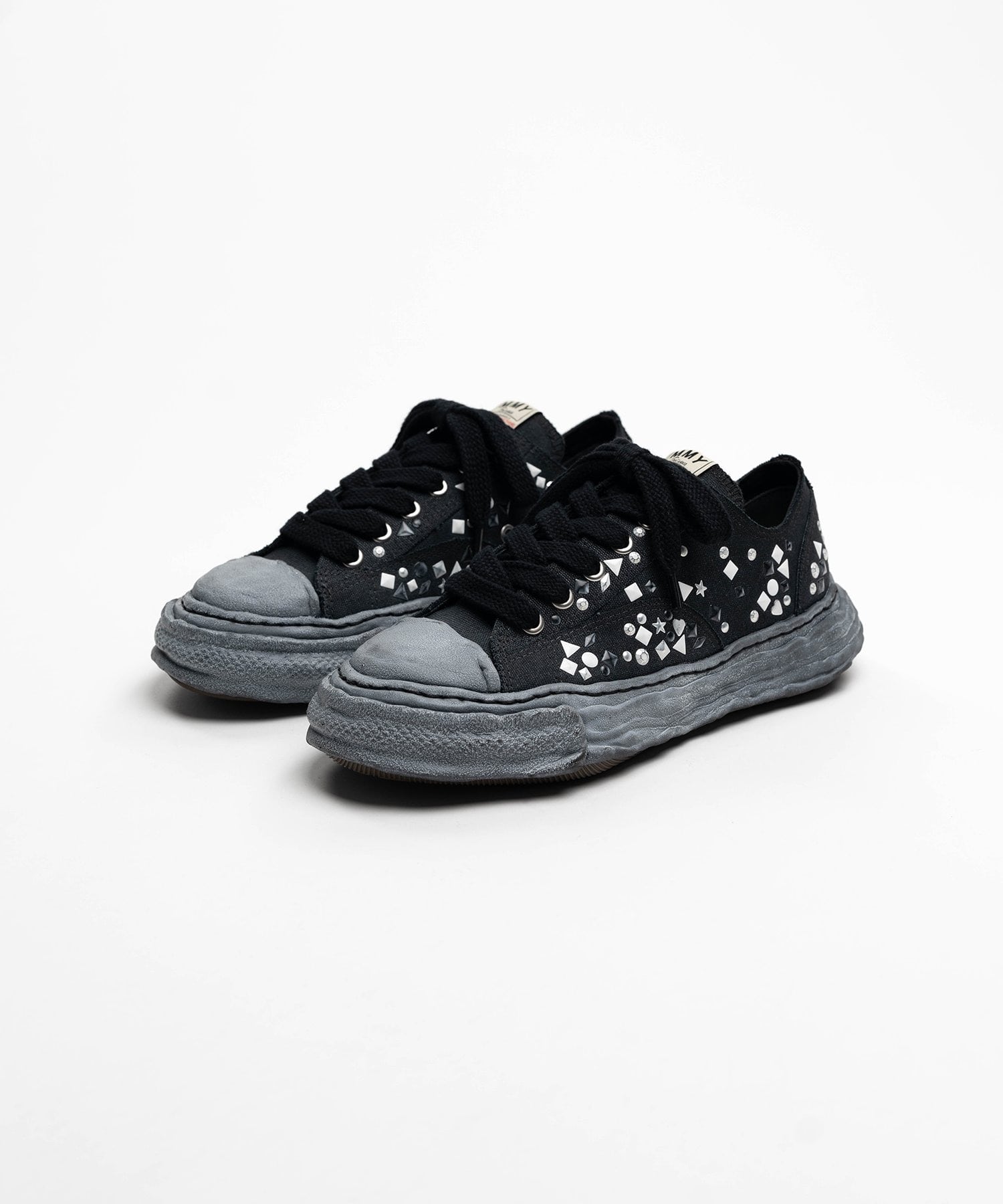 PETERSON23 OG Sole Embellished Canvas Low-top Sneakers Maison MIHARA YASUHIRO