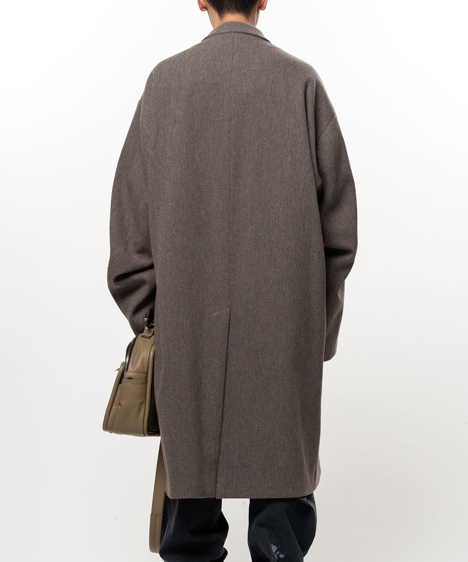 SHIFTED SHOULDER COAT Maison MIHARA YASUHIRO