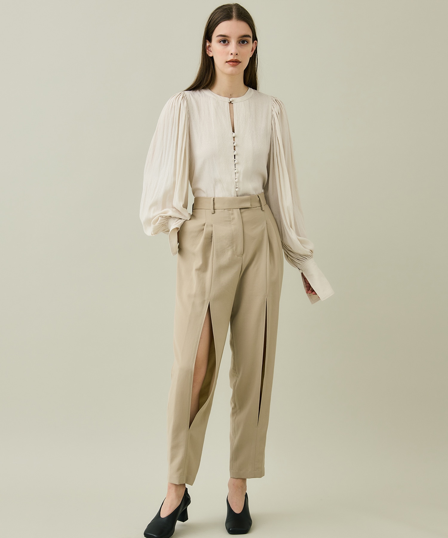 別注〉VOLUMME SLEEVE SATIN BLOUSE(FREE IVORY): ELIN: WOMENS