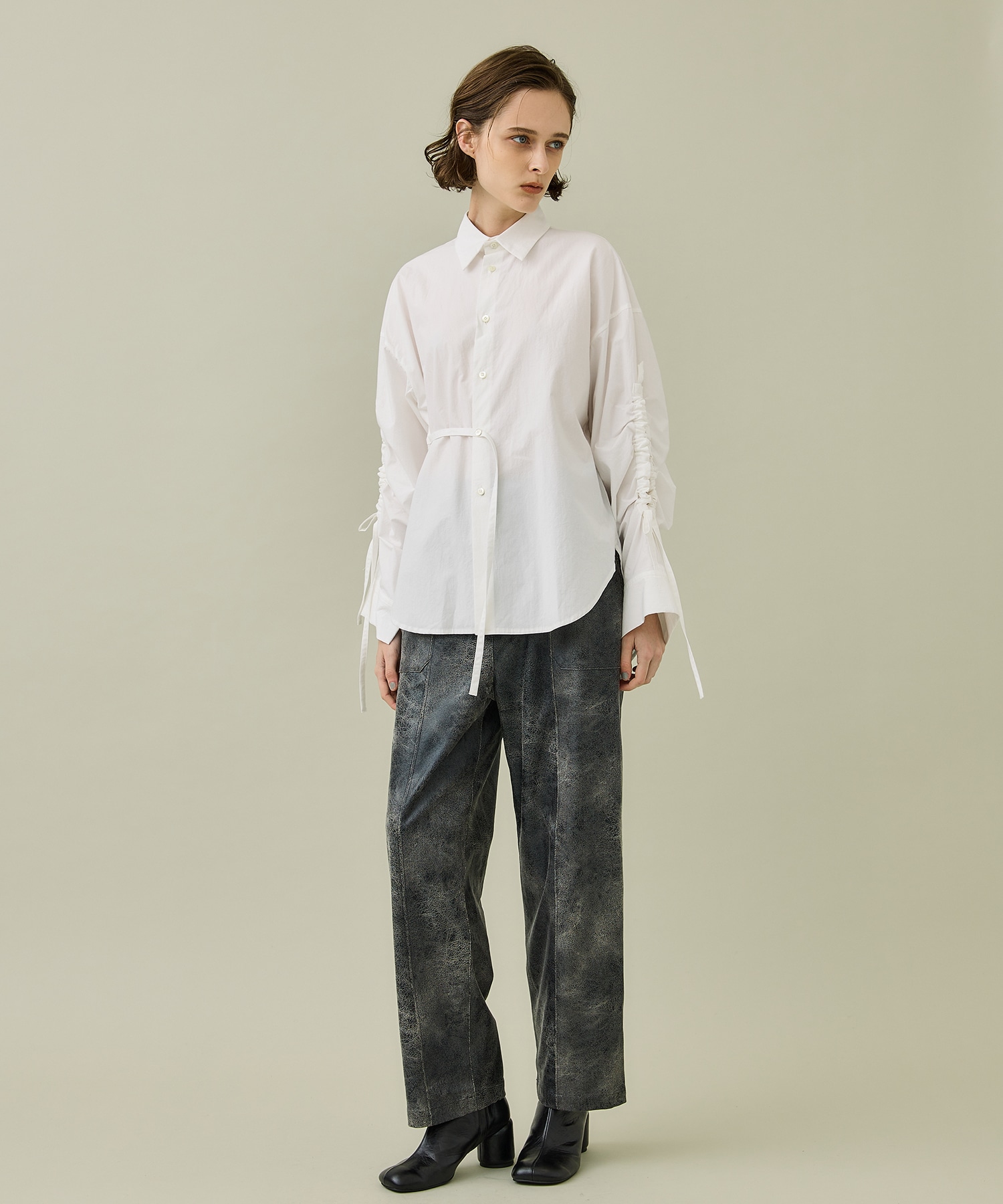 Gathered Hole Sleeve Shirt(2 WHITE): UJOH: WOMENS｜ STUDIOUS