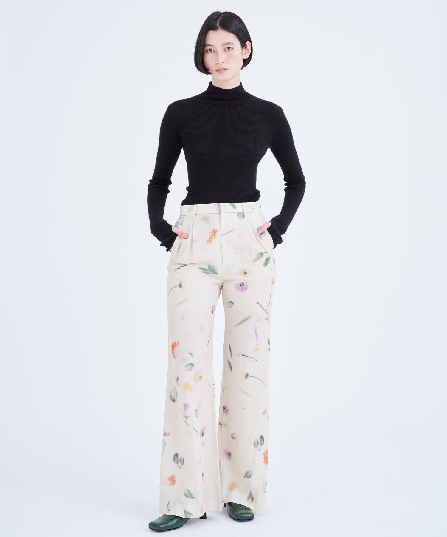 Soak flower PANTS BE AKIRANAKA