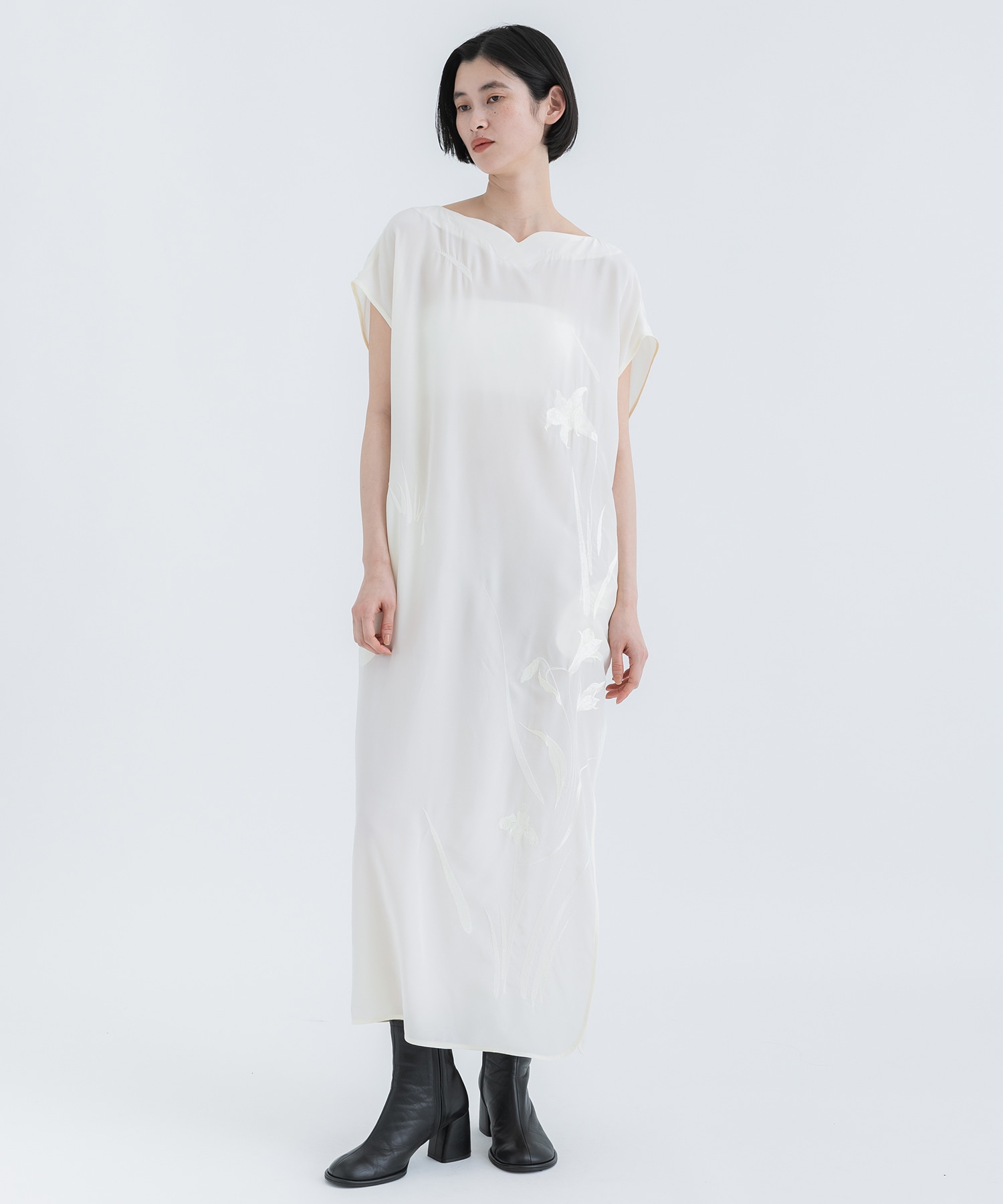 Silk Cupra Floral Embroidery Dress(1 ECRU): Mame Kurogouchi 