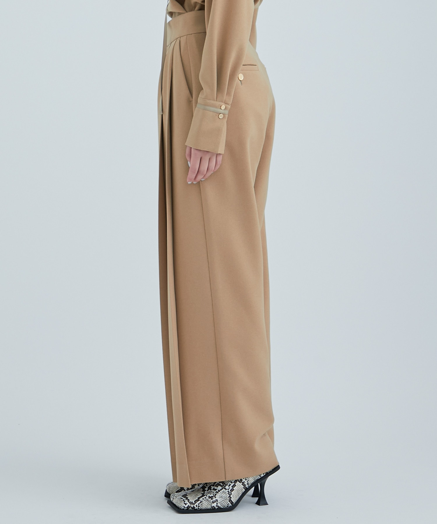 Front Pleats Georgette PT(1 CAMEL): STUDIOUS: WOMENS｜ STUDIOUS