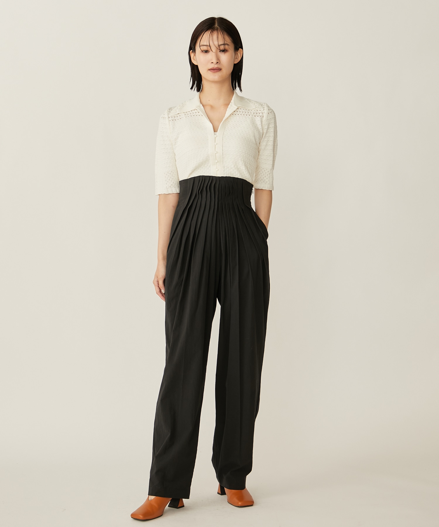 Dry Touch Cotton High Waisted Trousers(2 BLACK): Mame Kurogouchi