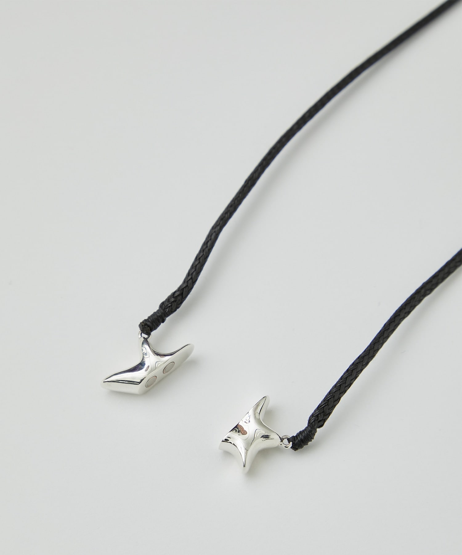 Magnets Star Necklace(Choker) KNOWHOW