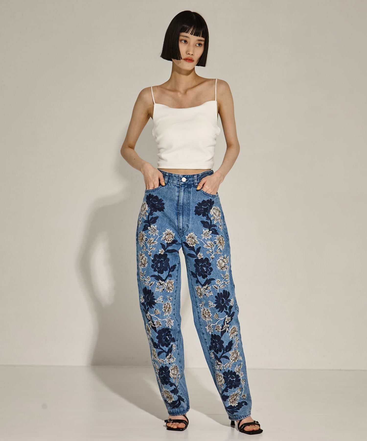 FLOWER EMBROIDERY PANTS CLANE