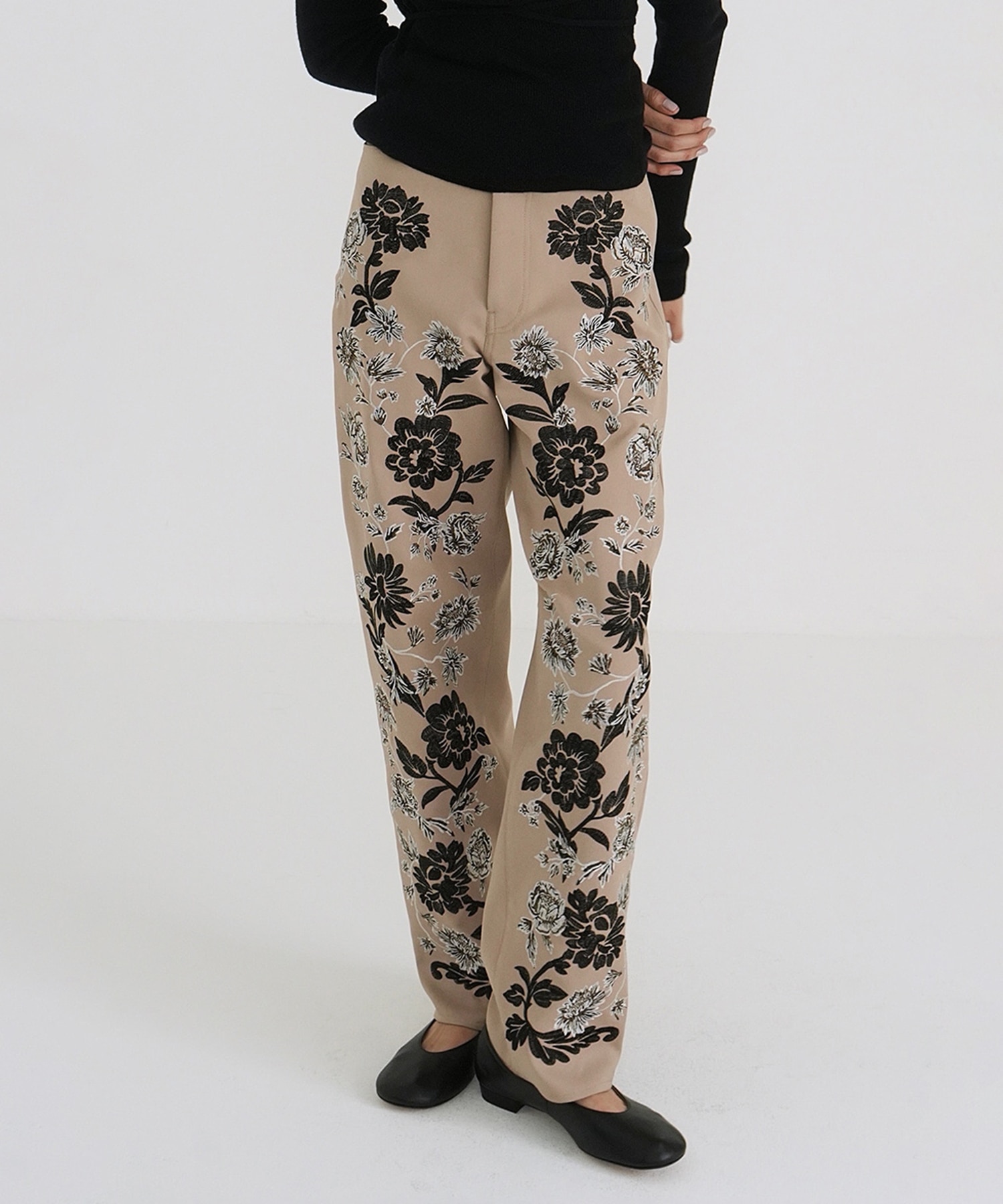 FLOWER EMBROIDERY PANTS CLANE