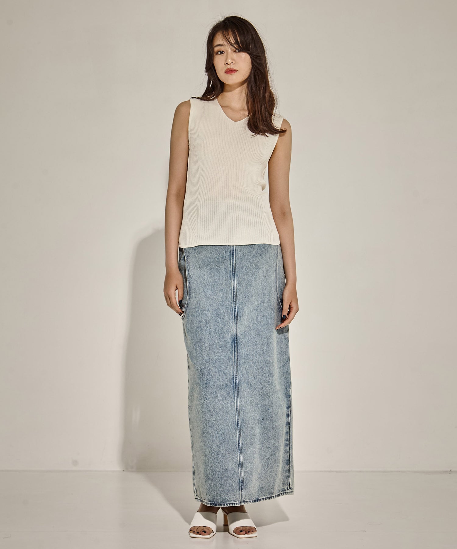 V-Neck Rib Knit Top STUDIOUS
