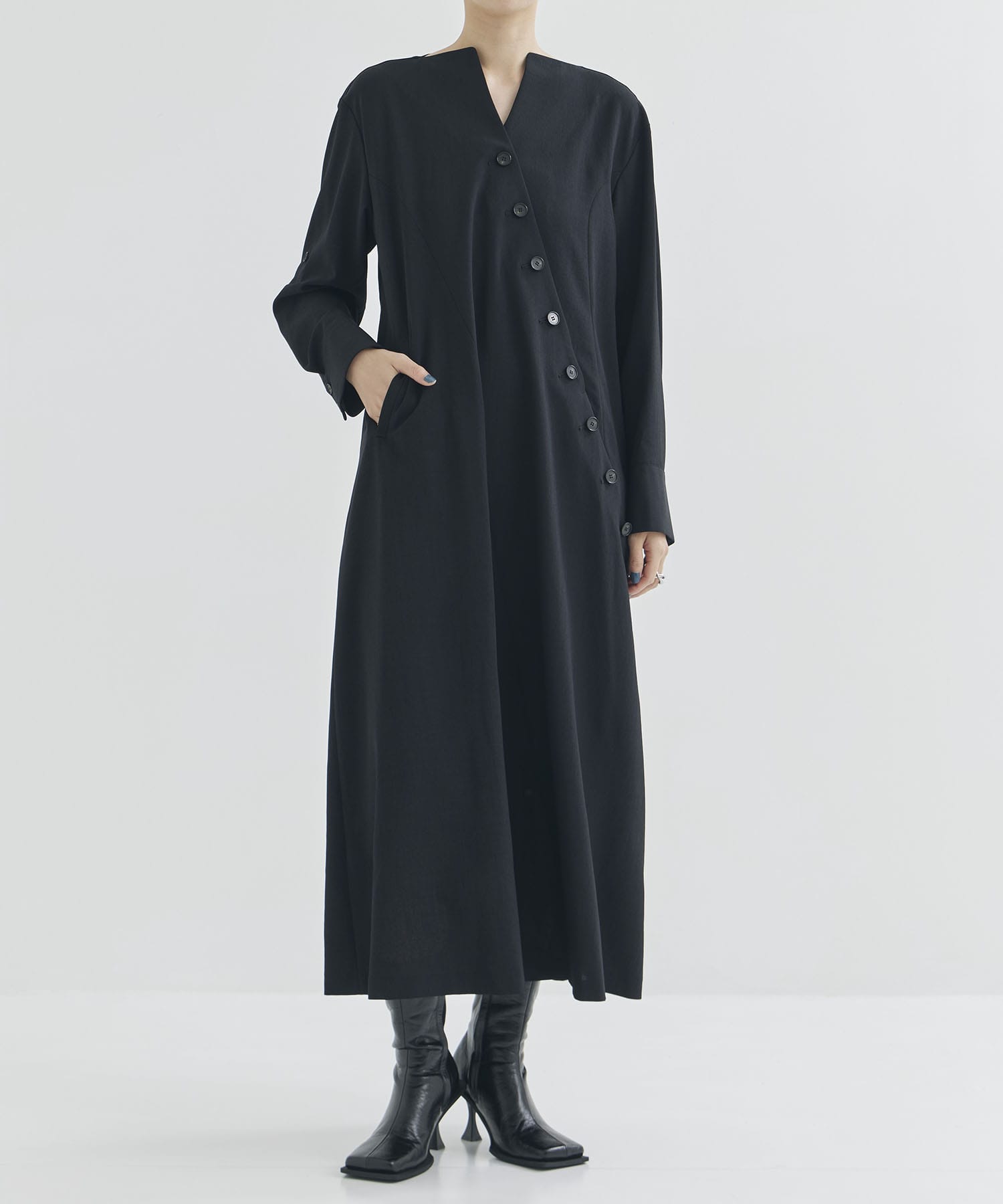 Sesilia asymmetry panel dress BK AKIRANAKA