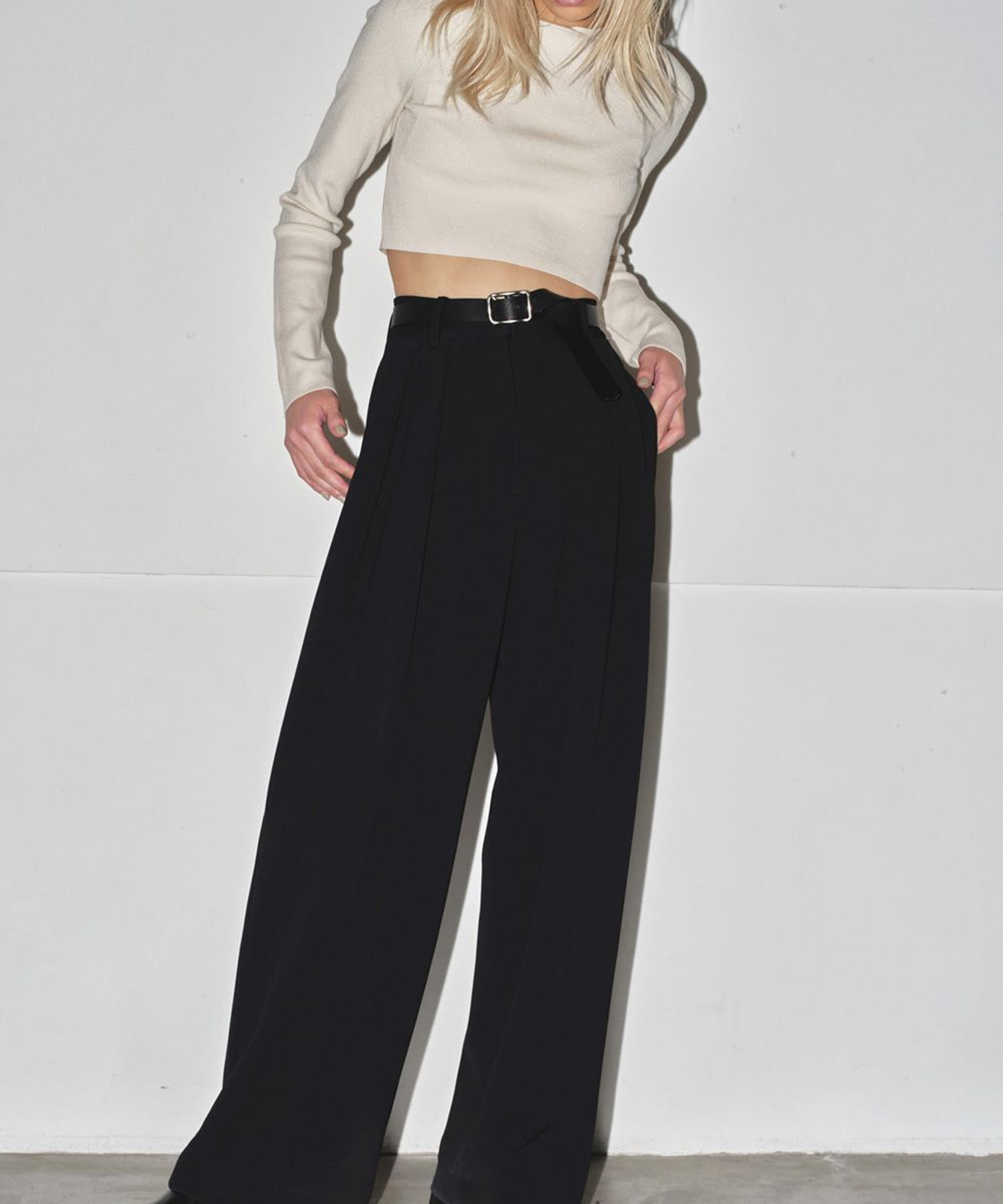 Cropped Smooth Knit TODAYFUL