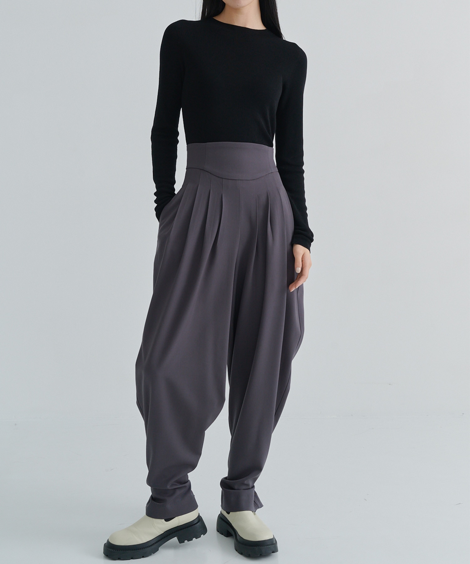 HIGH-WAIST PLEATED TROUSERS FETICO