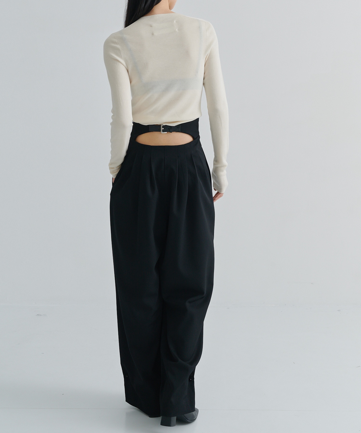 HIGH-WAIST PLEATED TROUSERS FETICO