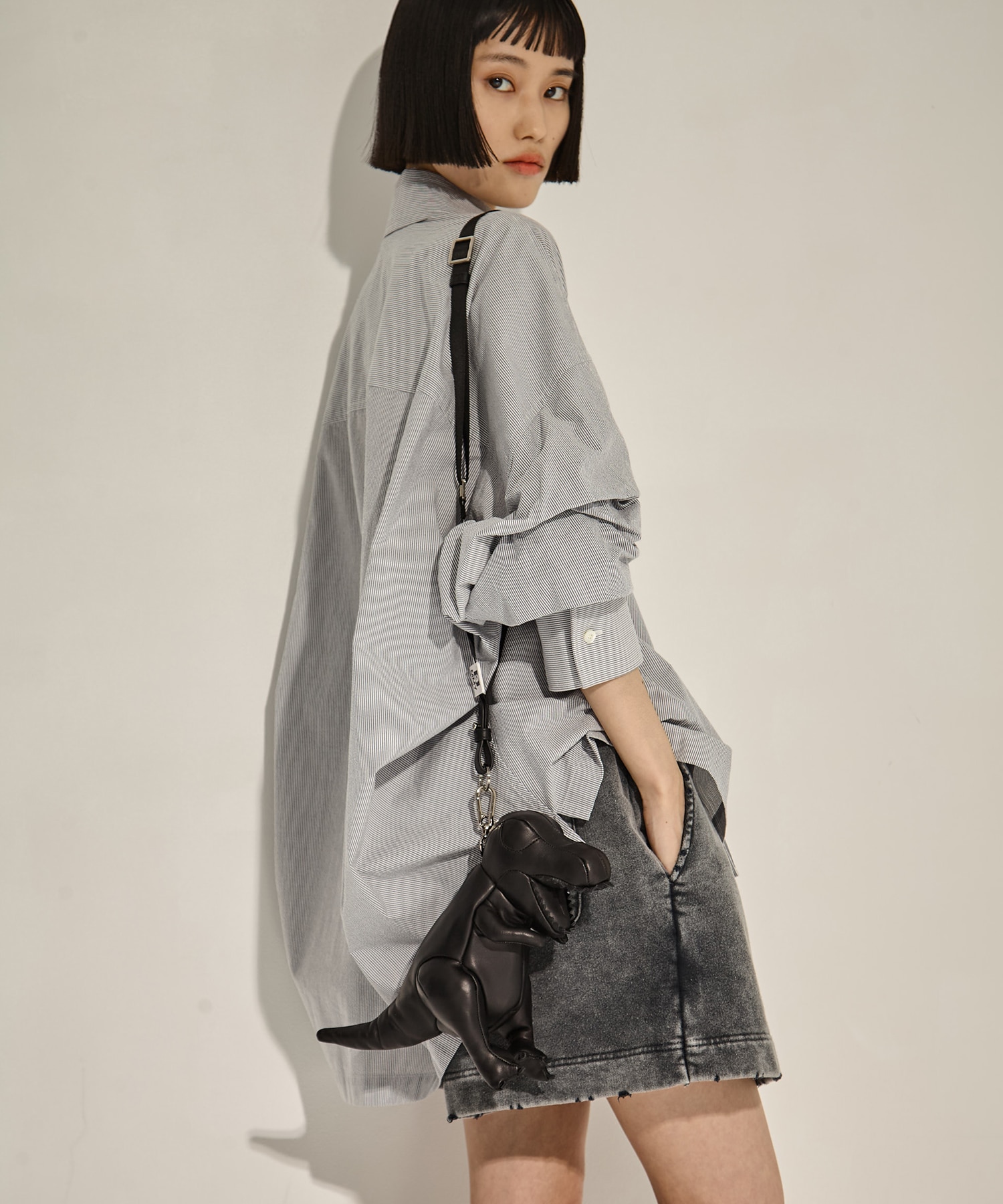 - DOLLS T-rex mini bag Maison MIHARA YASUHIRO
