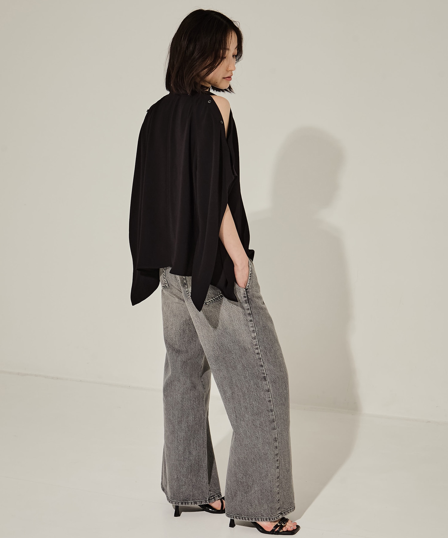 BACK SATIN DRAPE BLOUSE STUDIOUS