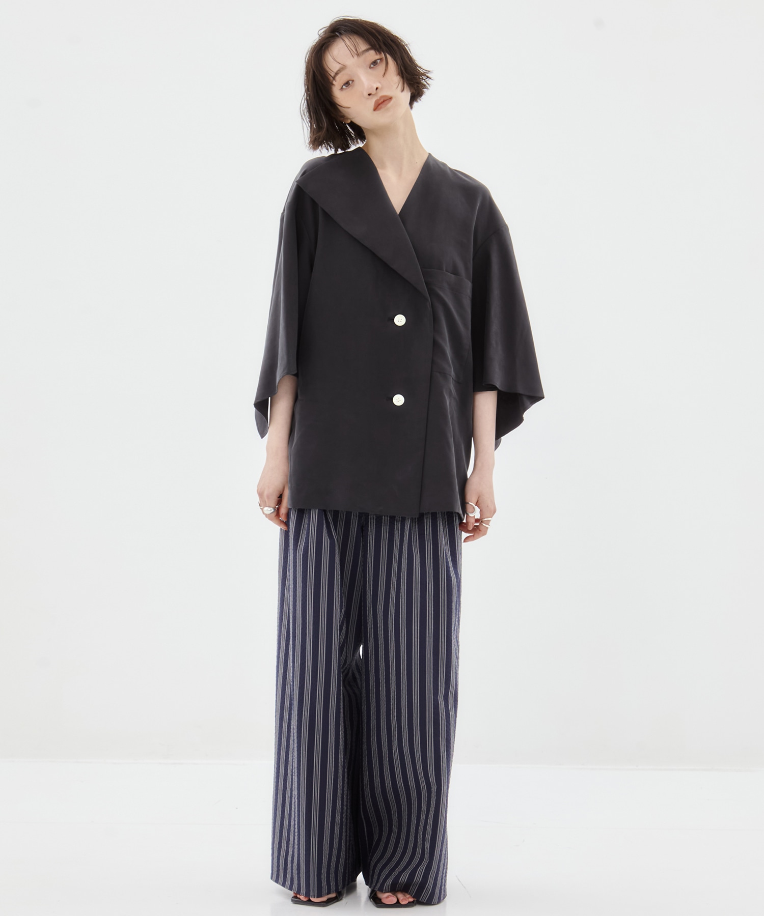 Liese panel sleeve shirt BK AKIRANAKA