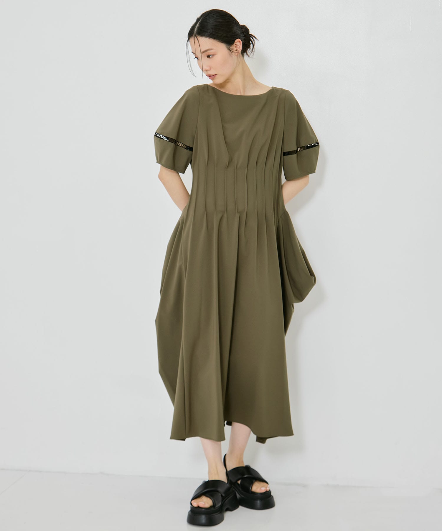 PIN TUCK VOLIME SLEEVE DRESS STUDIOUS