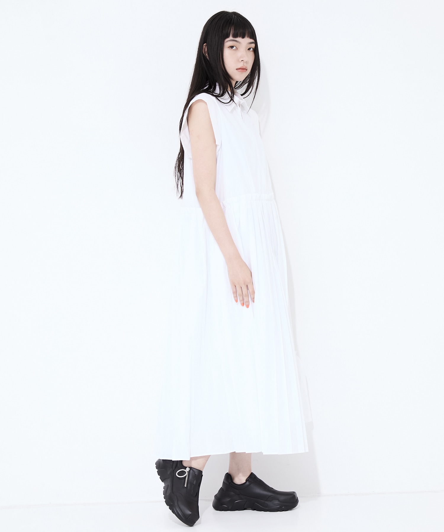 Asymmetry pleats one-piece STUDIOUS