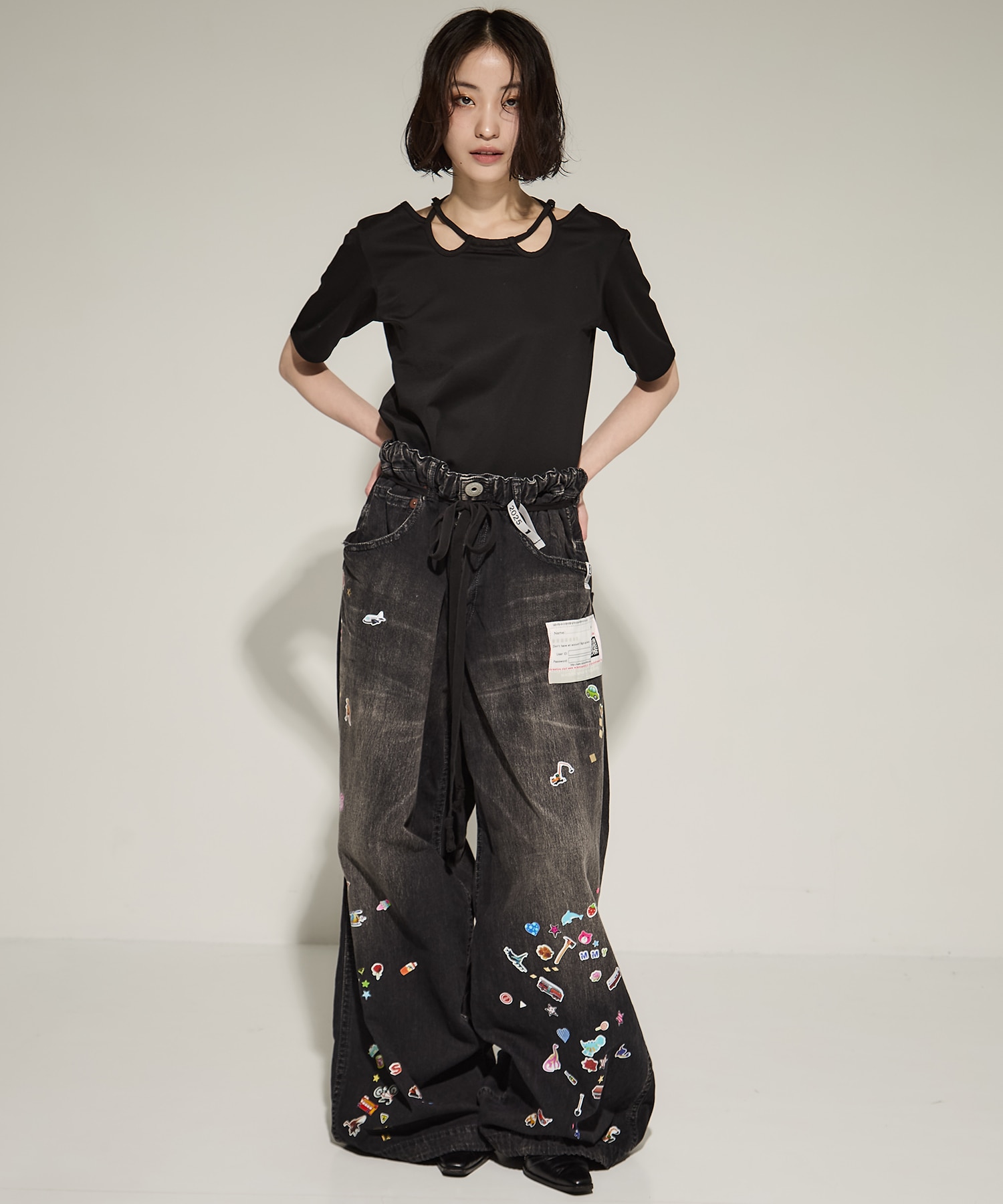 HUGE DETAIL STICKER JEANS(38 BLACK): Maison MIHARA YASUHIRO