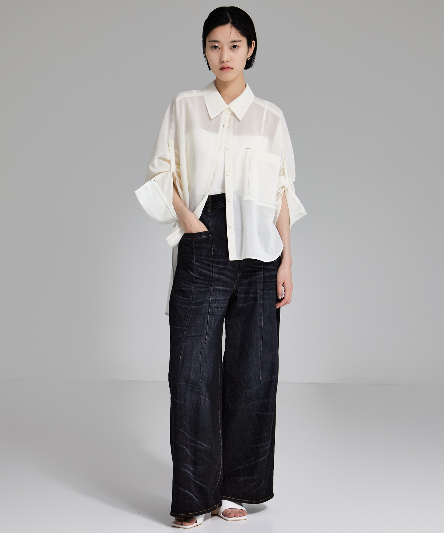 Tucked Wide Leg Jeans STUDIOUS