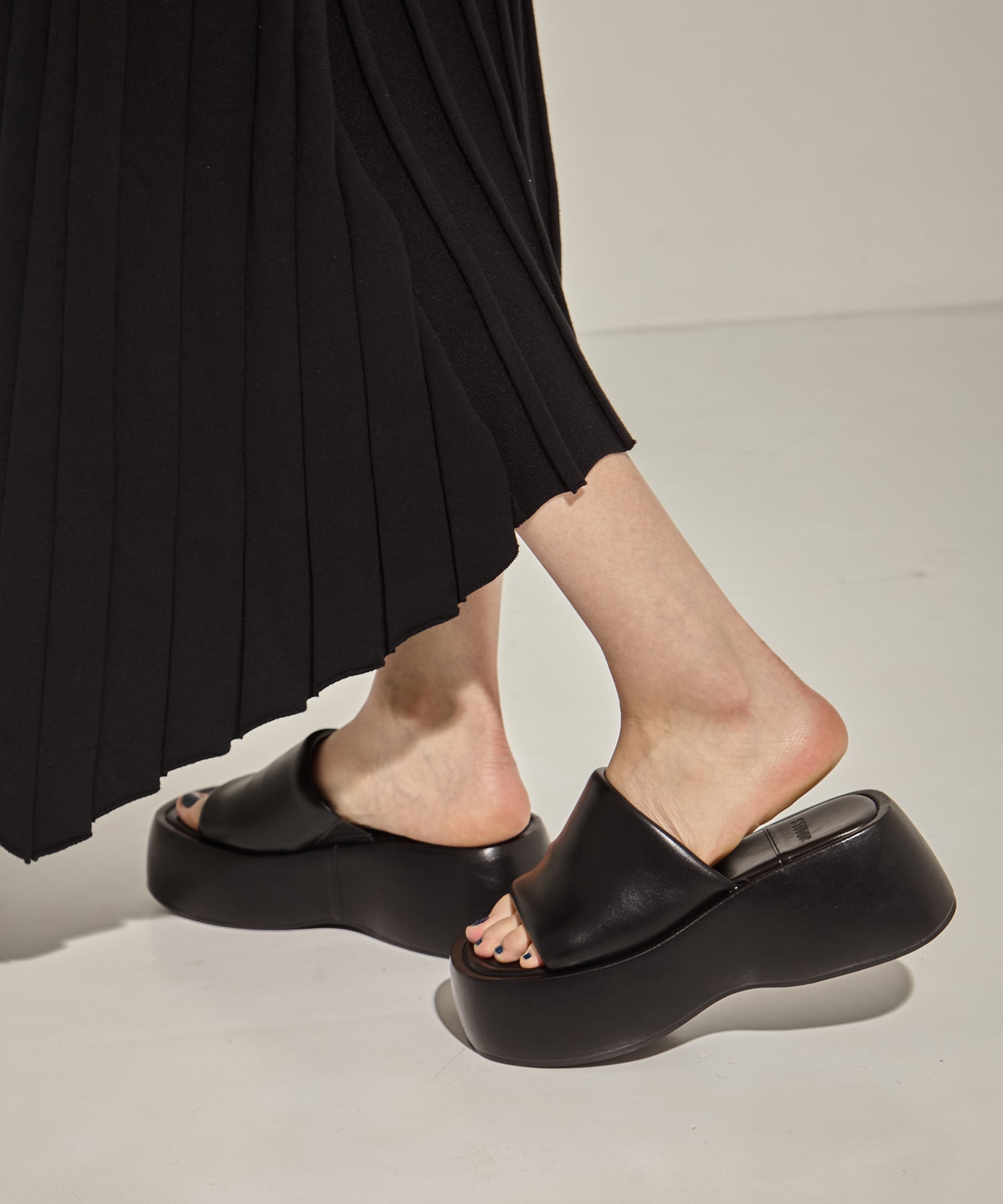 Soft Leather Padded Sandals STUDIOUS