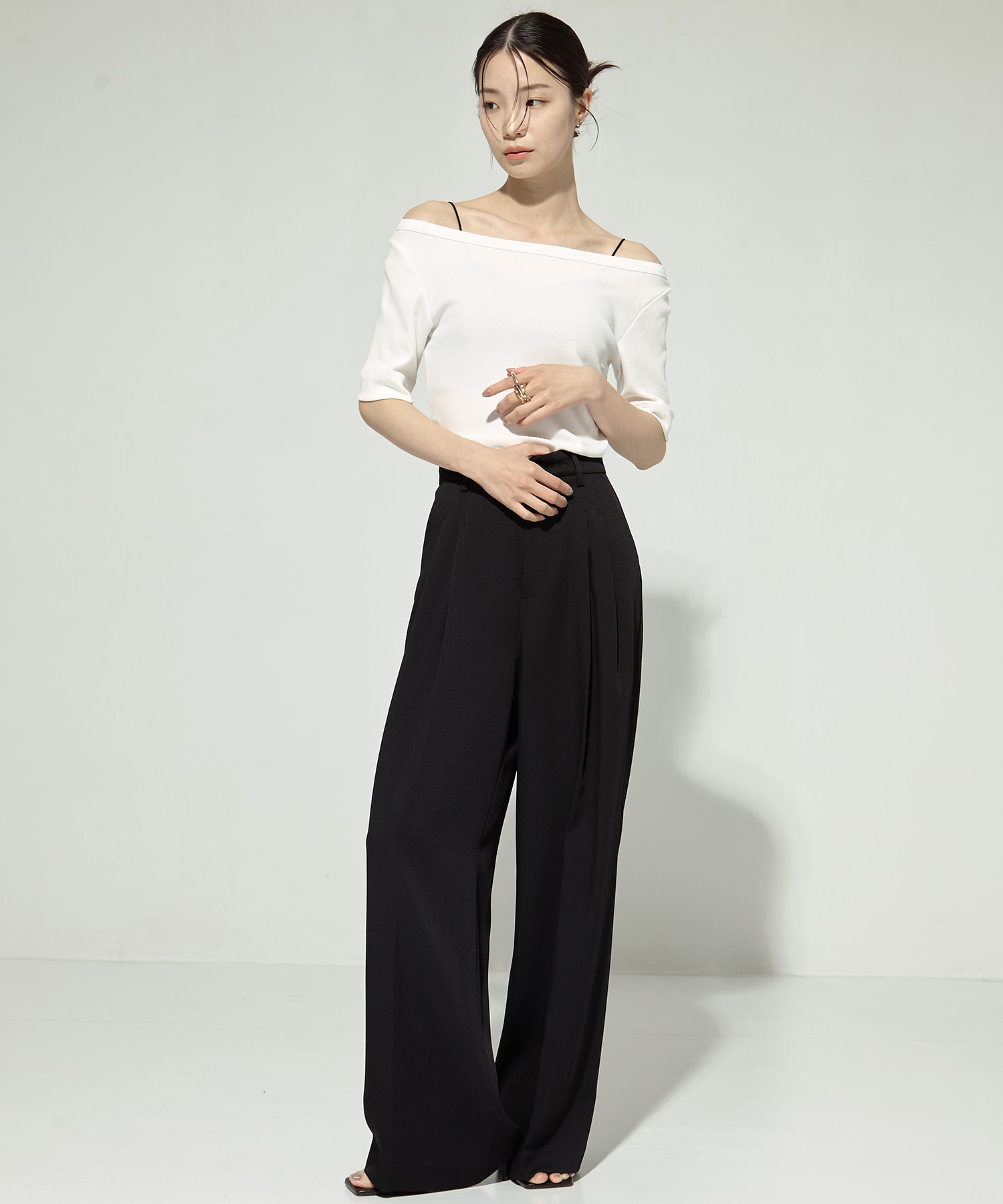 Luxury Smooth Boat Neck Tee STUDIOUS